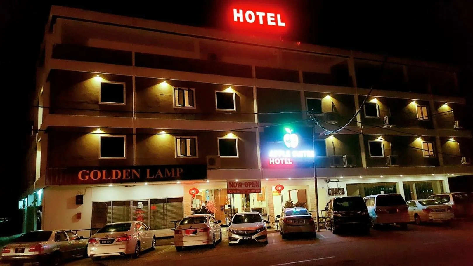 Facade/entrance in Apple Suites Hotel