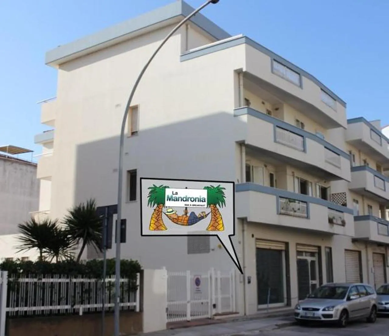 Facade/entrance in La Mandronia B&B