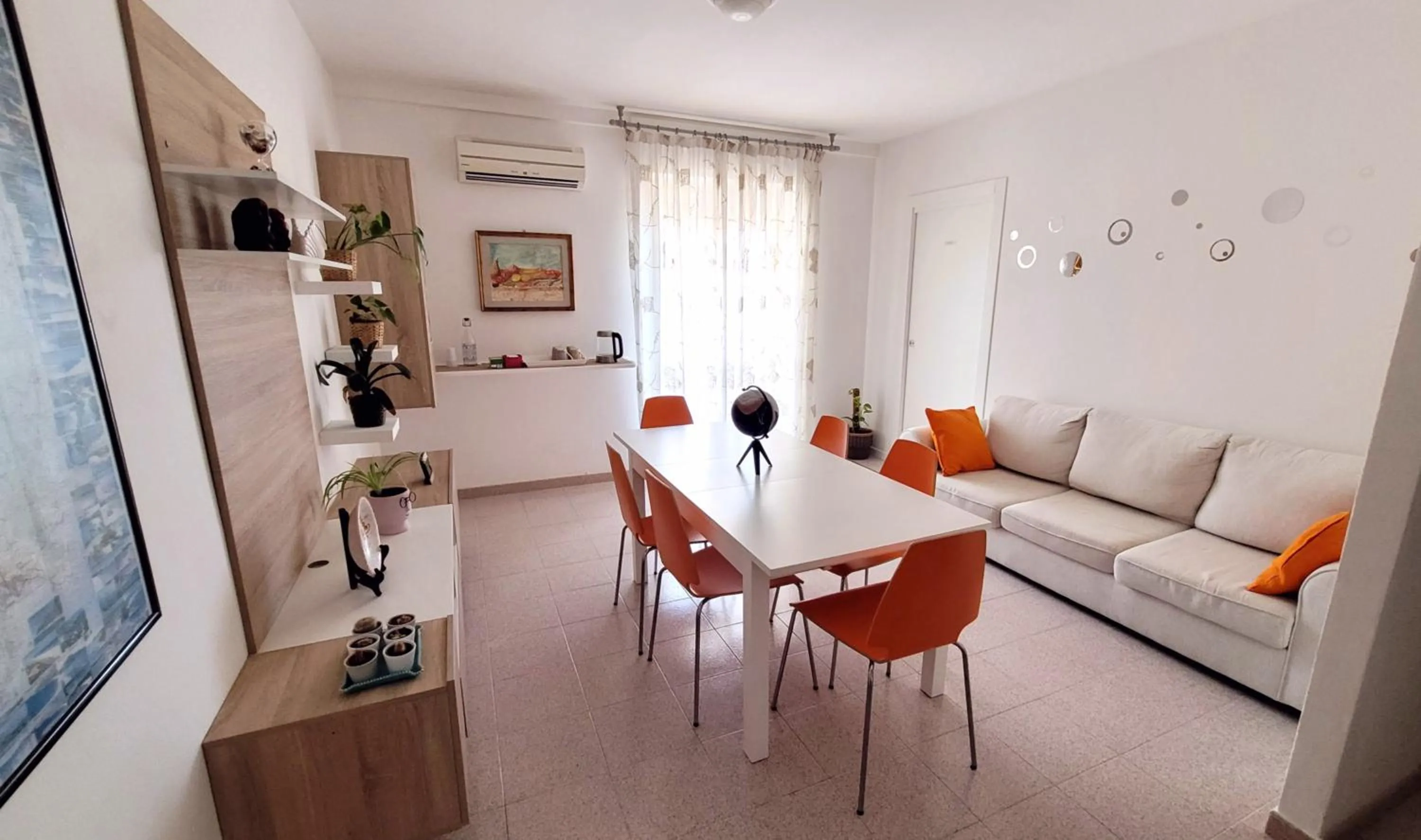 Communal lounge/ TV room in La Mandronia B&B