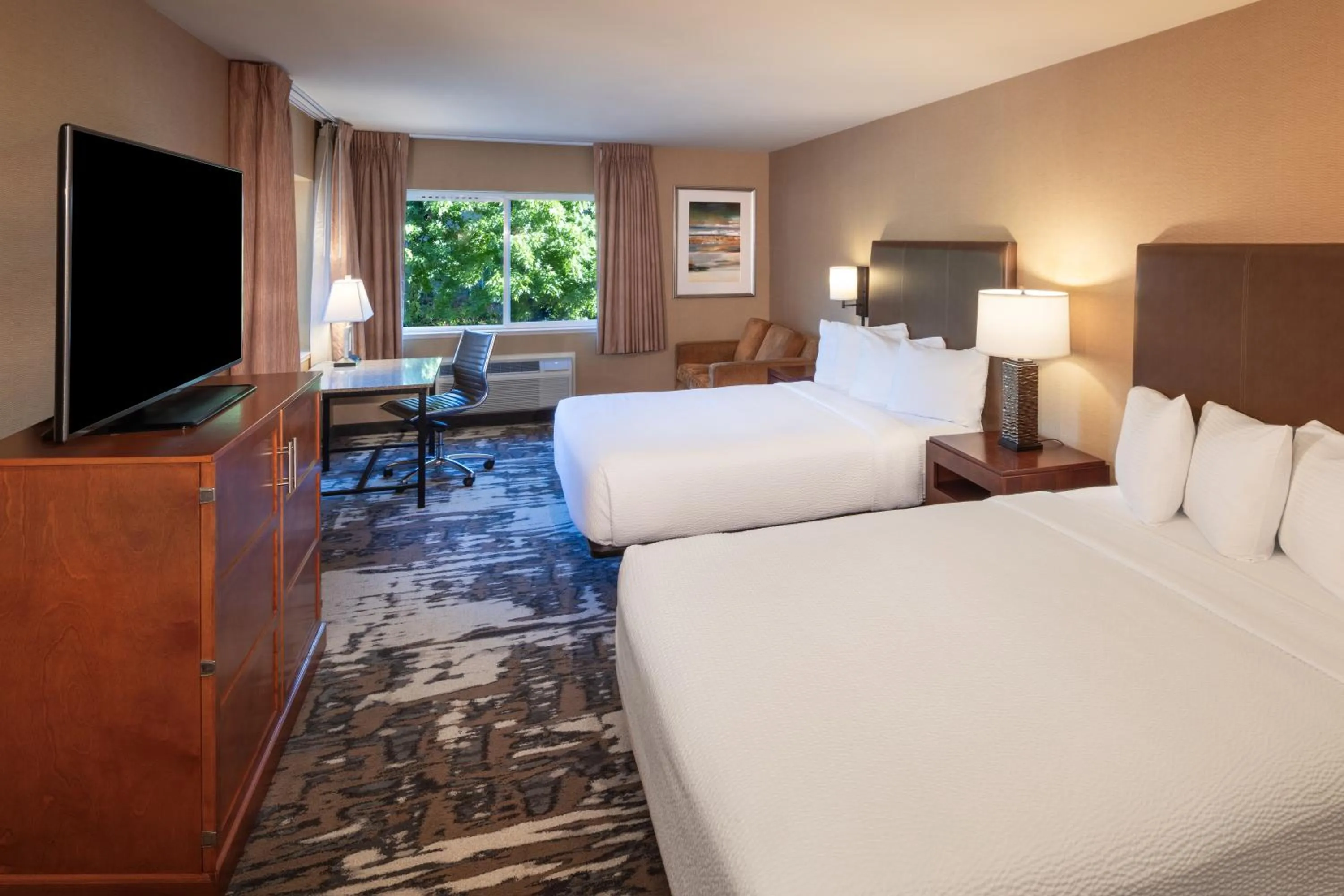 Bed in Silver Cloud Hotel - Seattle University of Washington District