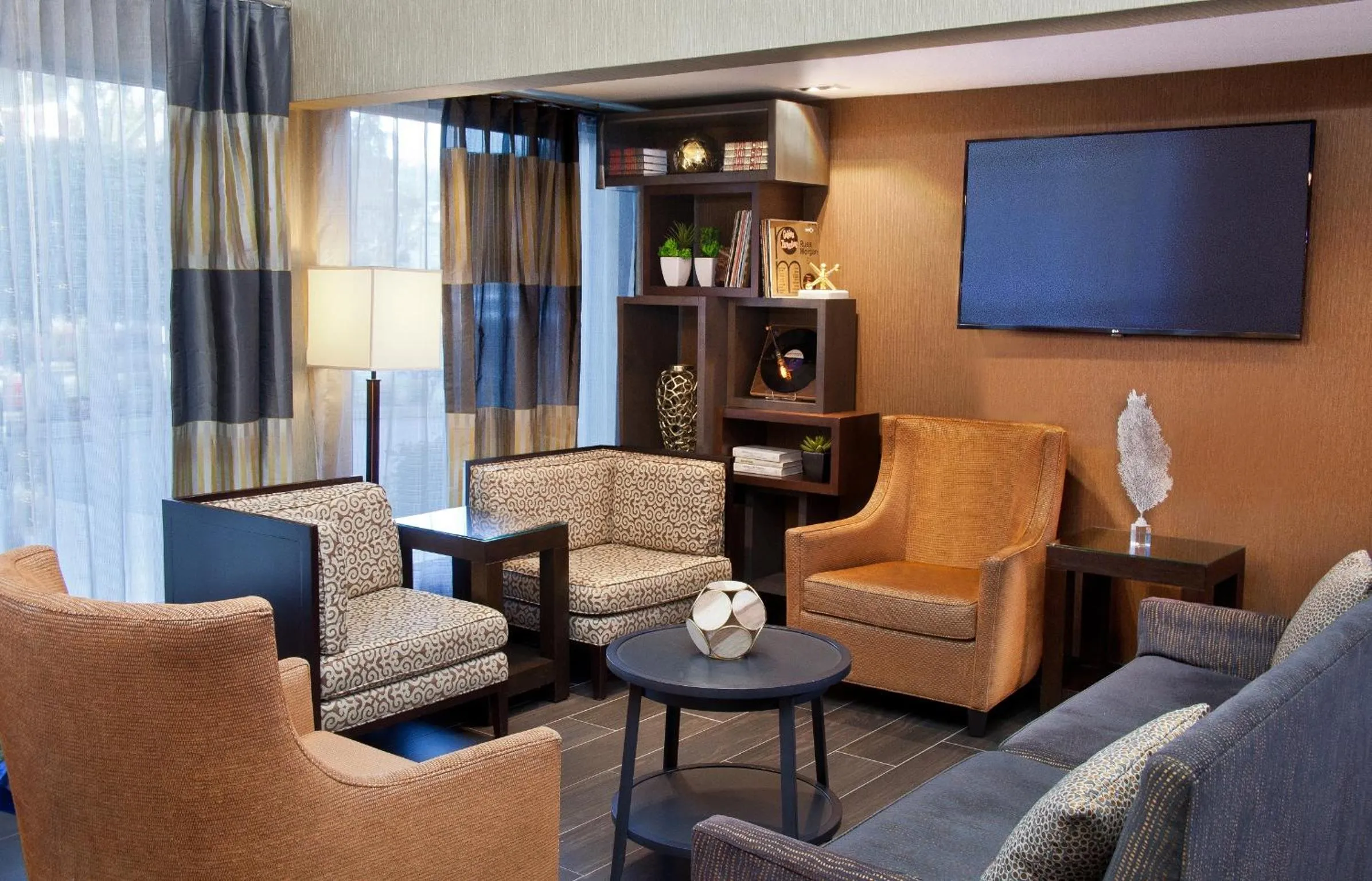 Living room in Silver Cloud Hotel - Seattle University of Washington District