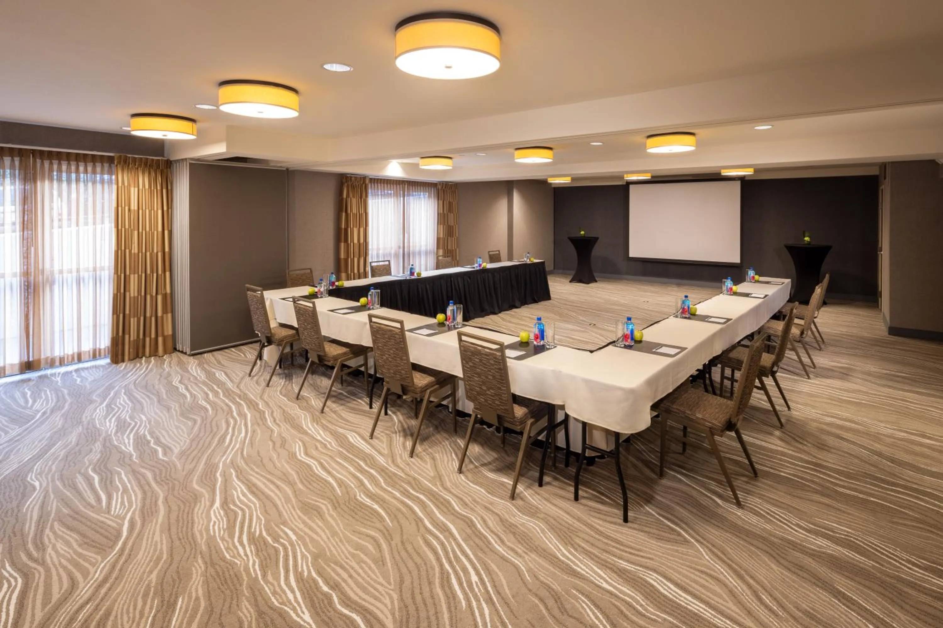 Banquet/Function facilities in Silver Cloud Hotel - Seattle University of Washington District