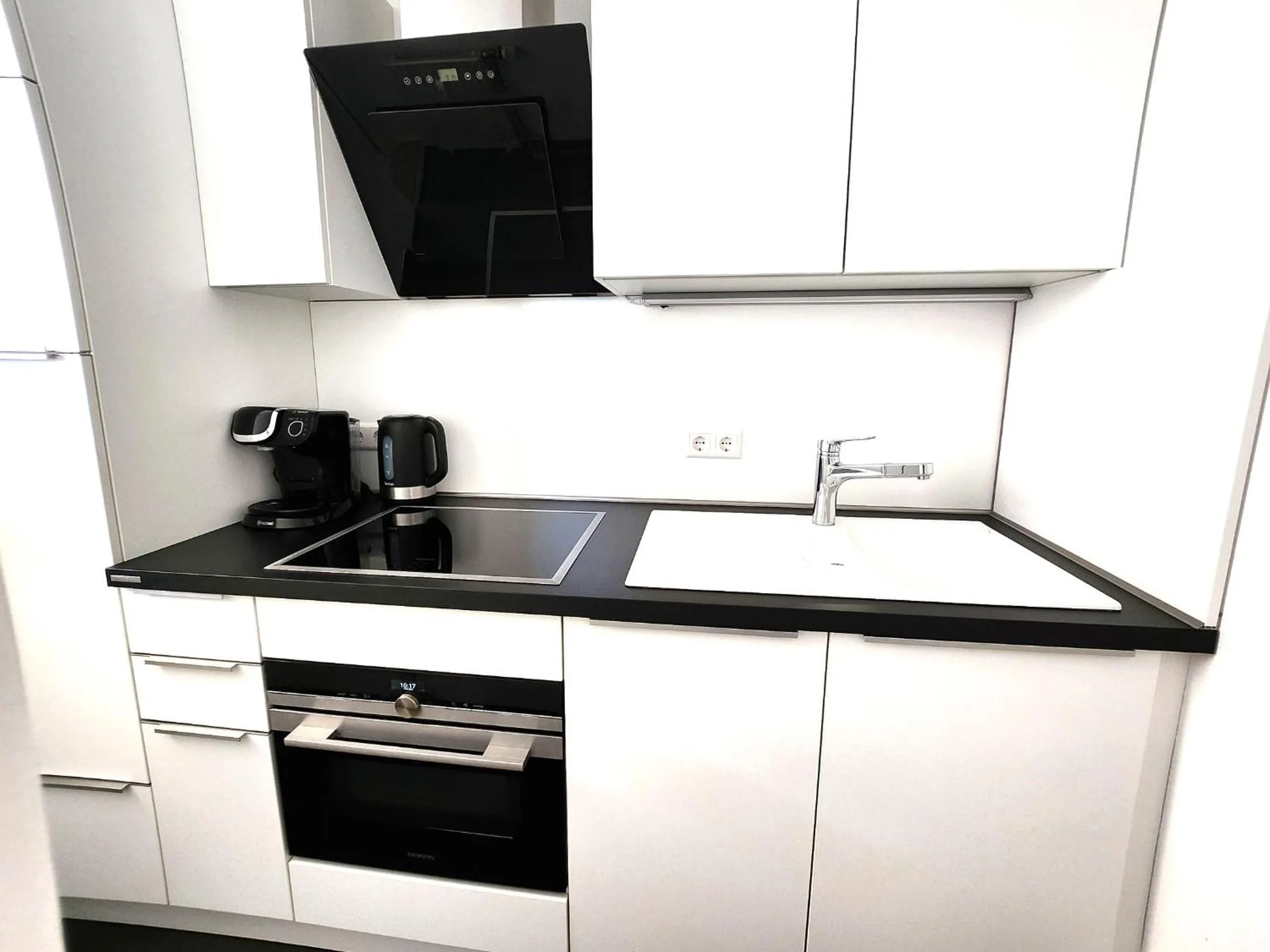 Kitchen or kitchenette in Innovative 2-Zimmer-Ferienwohnung am Kurpark 206
