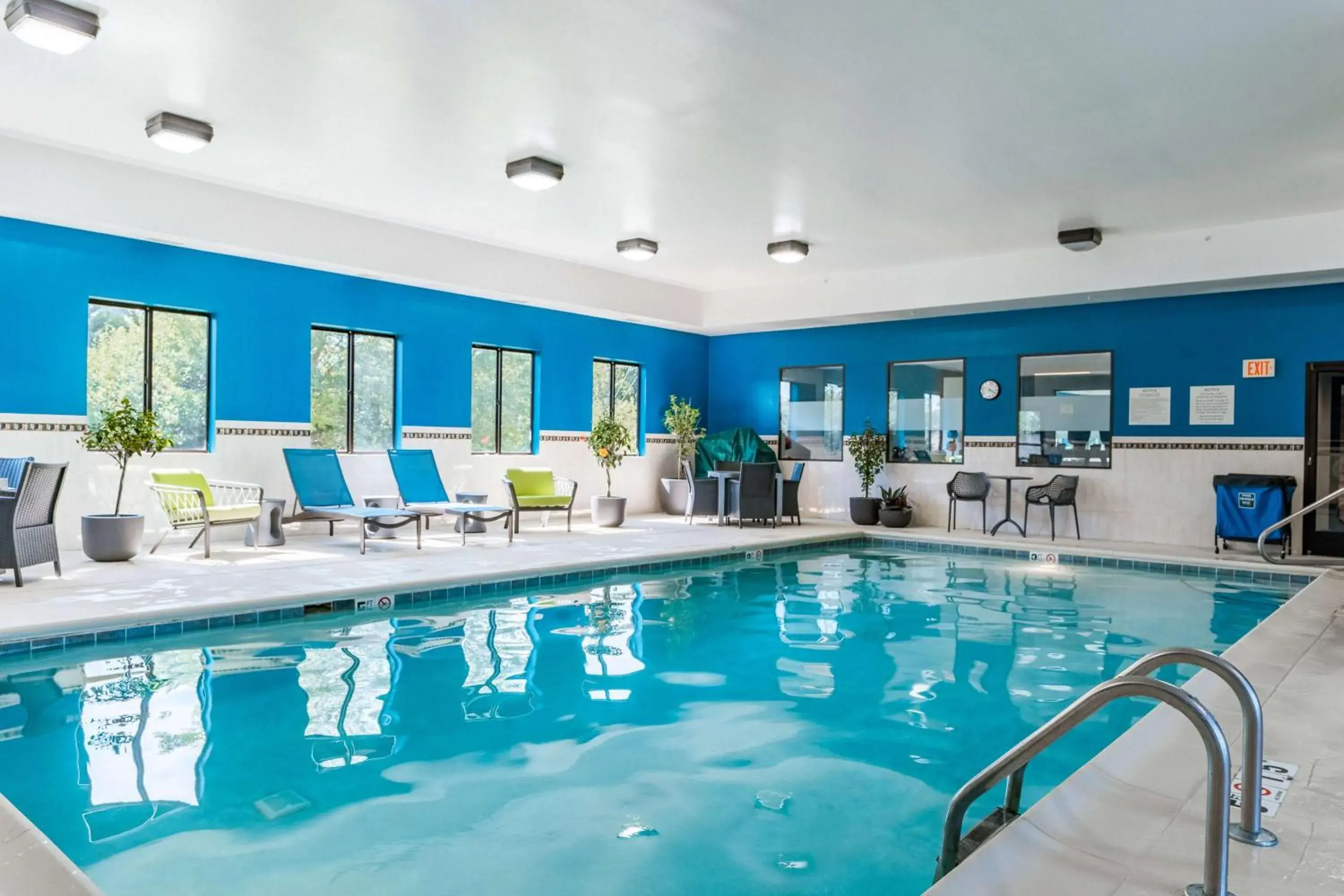 Pool view in Hampton Inn Ottawa - Starved Rock Area Pool view in Hampton Inn Ottawa - Starved Rock Area