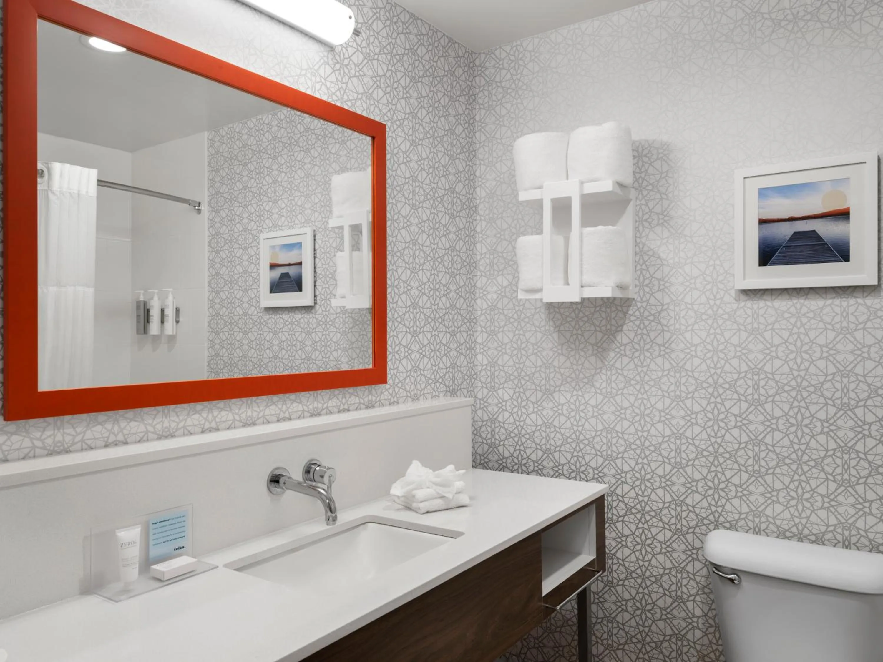 Bathroom in Hampton Inn Ottawa - Starved Rock Area