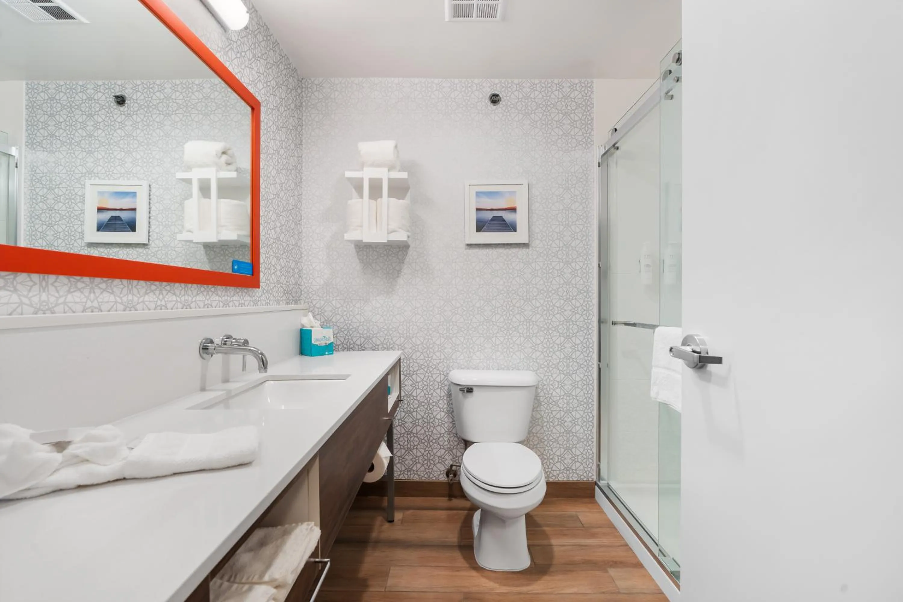 Bathroom in Hampton Inn Ottawa - Starved Rock Area