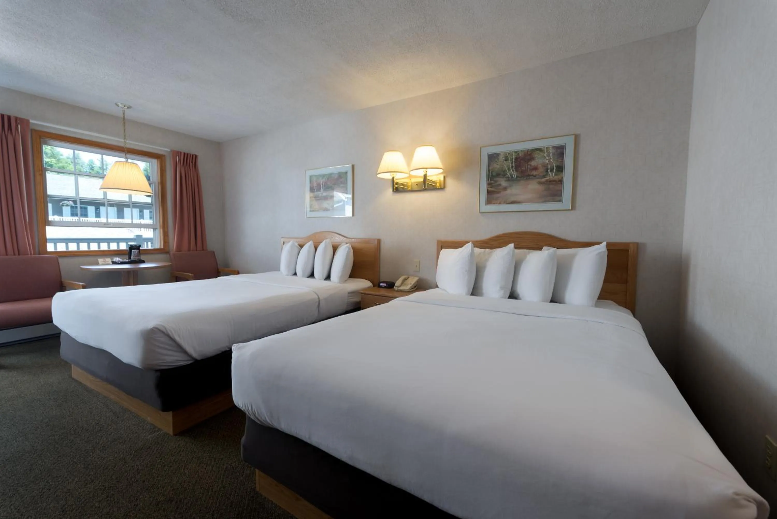 Bedroom, Bed in Adirondack Retreat Inn & Suites