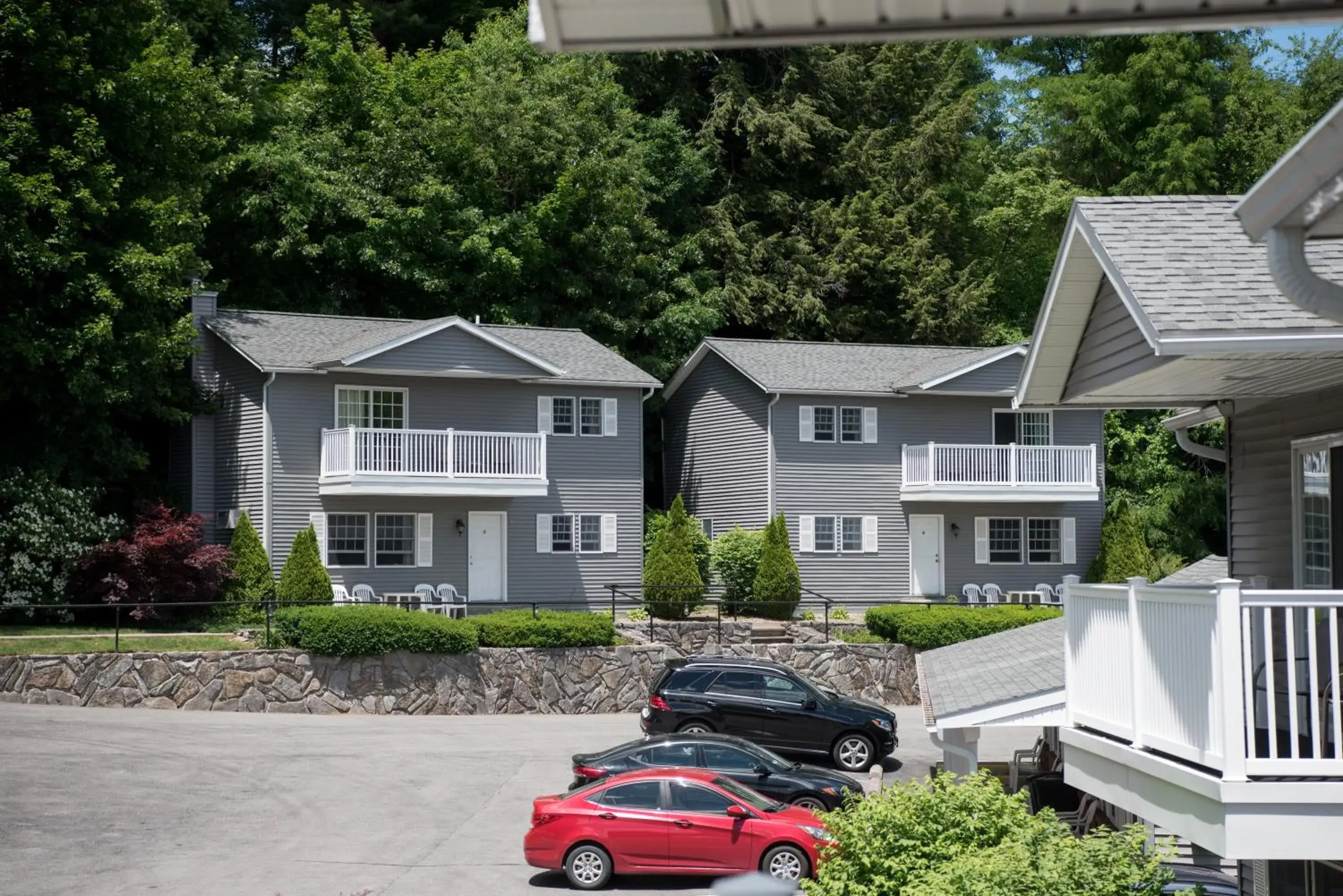 Property building in Americas Best Value Inn & Suites Lake George Property building in Americas Best Value Inn & Suites Lake George