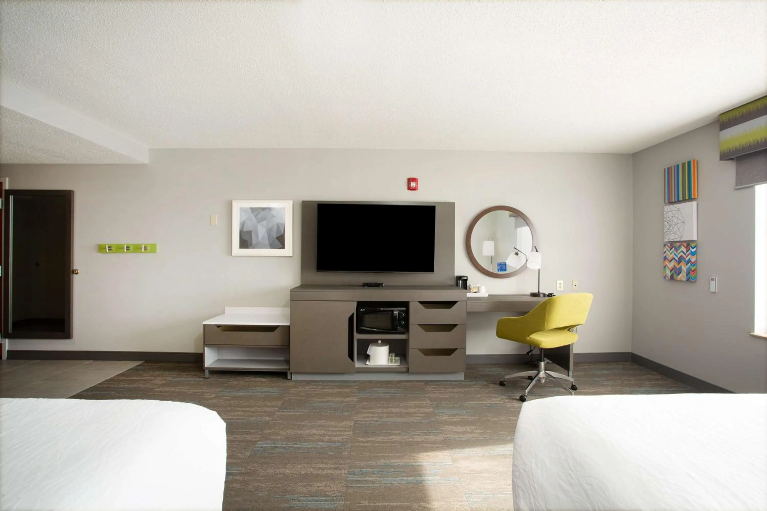 Bedroom, Bed in Hampton Inn Elkins