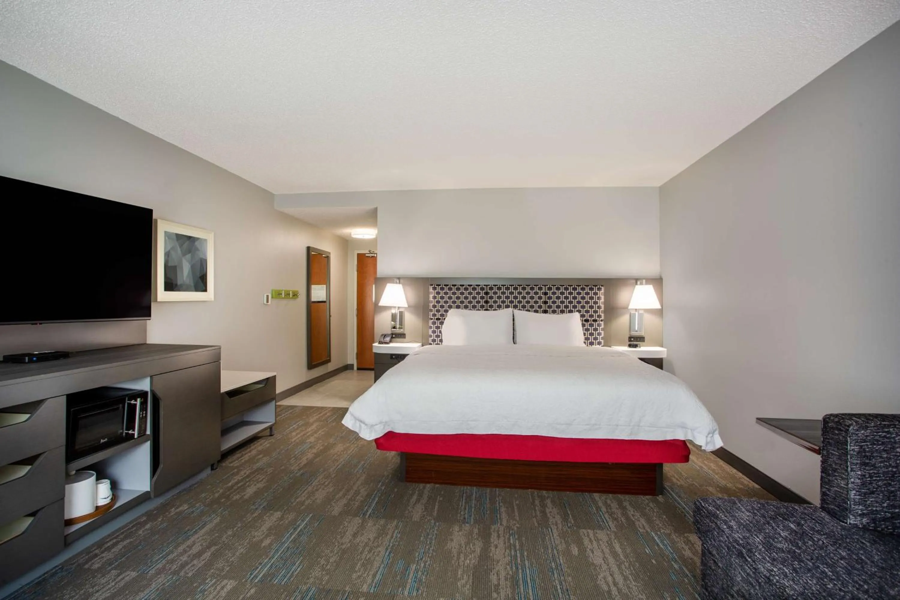 Bedroom, Bed in Hampton Inn Elkins