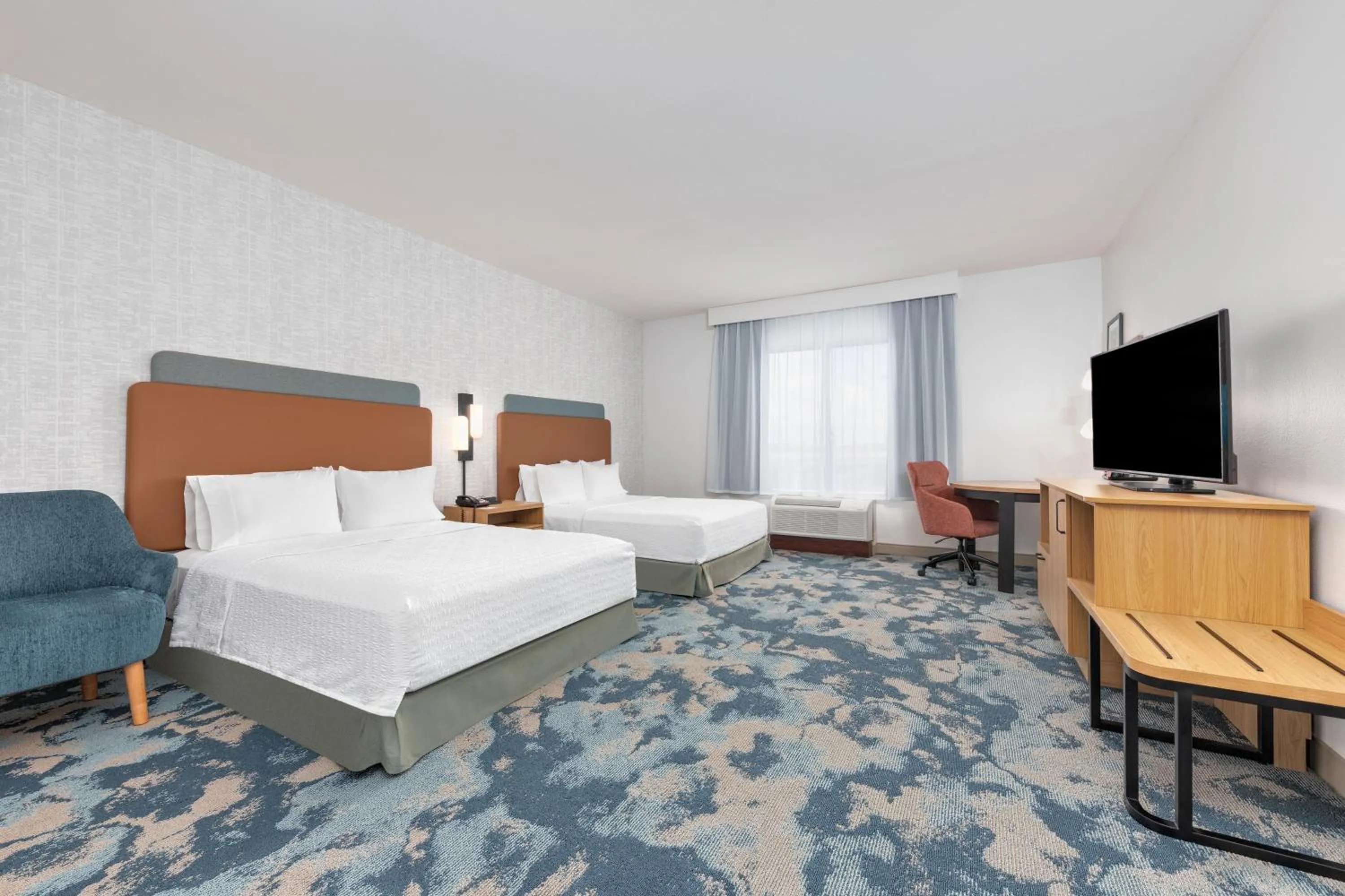 Bed in Hampton Inn and Suites Houston Pasadena