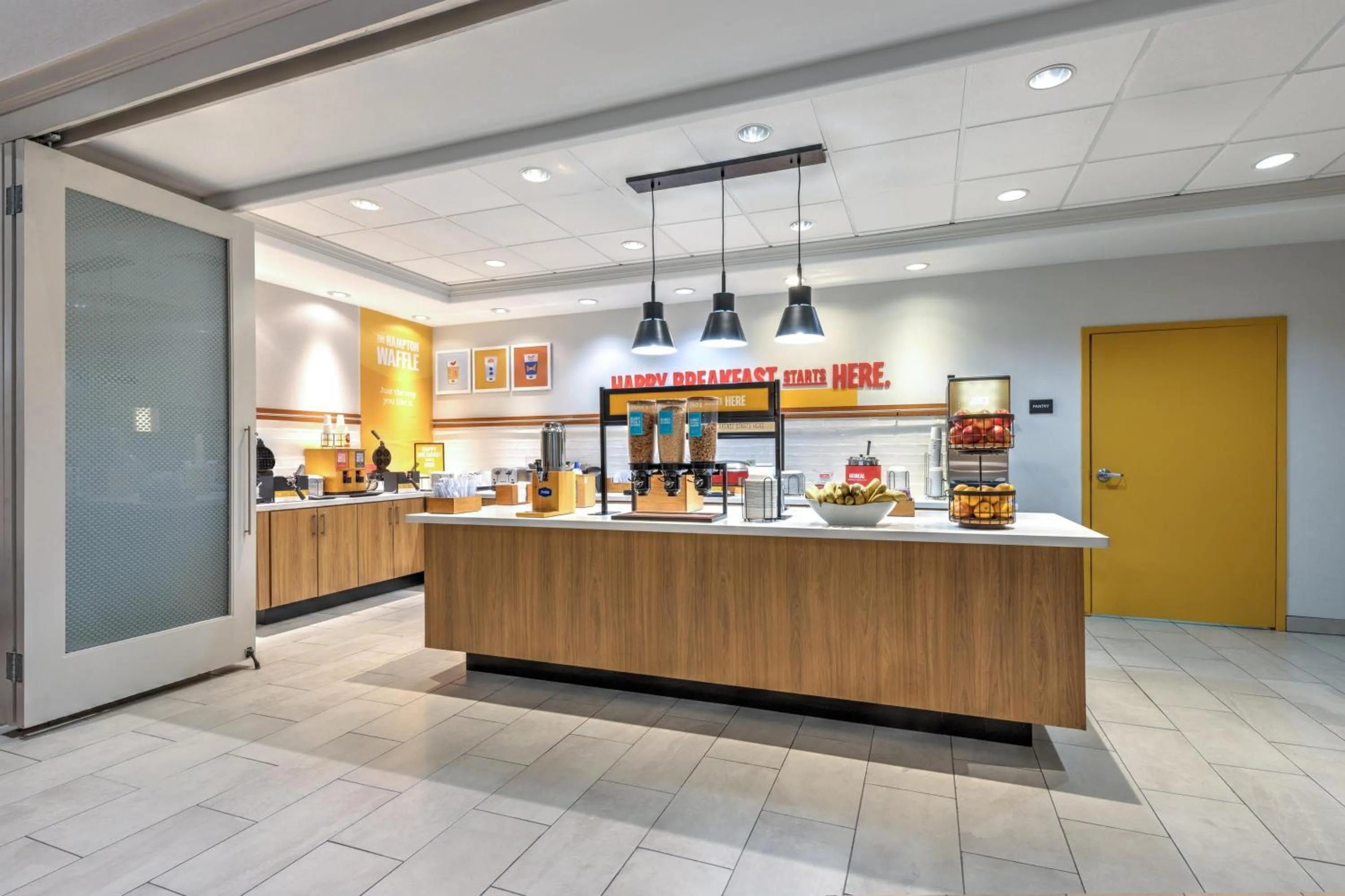 Breakfast in Hampton Inn and Suites Houston Pasadena