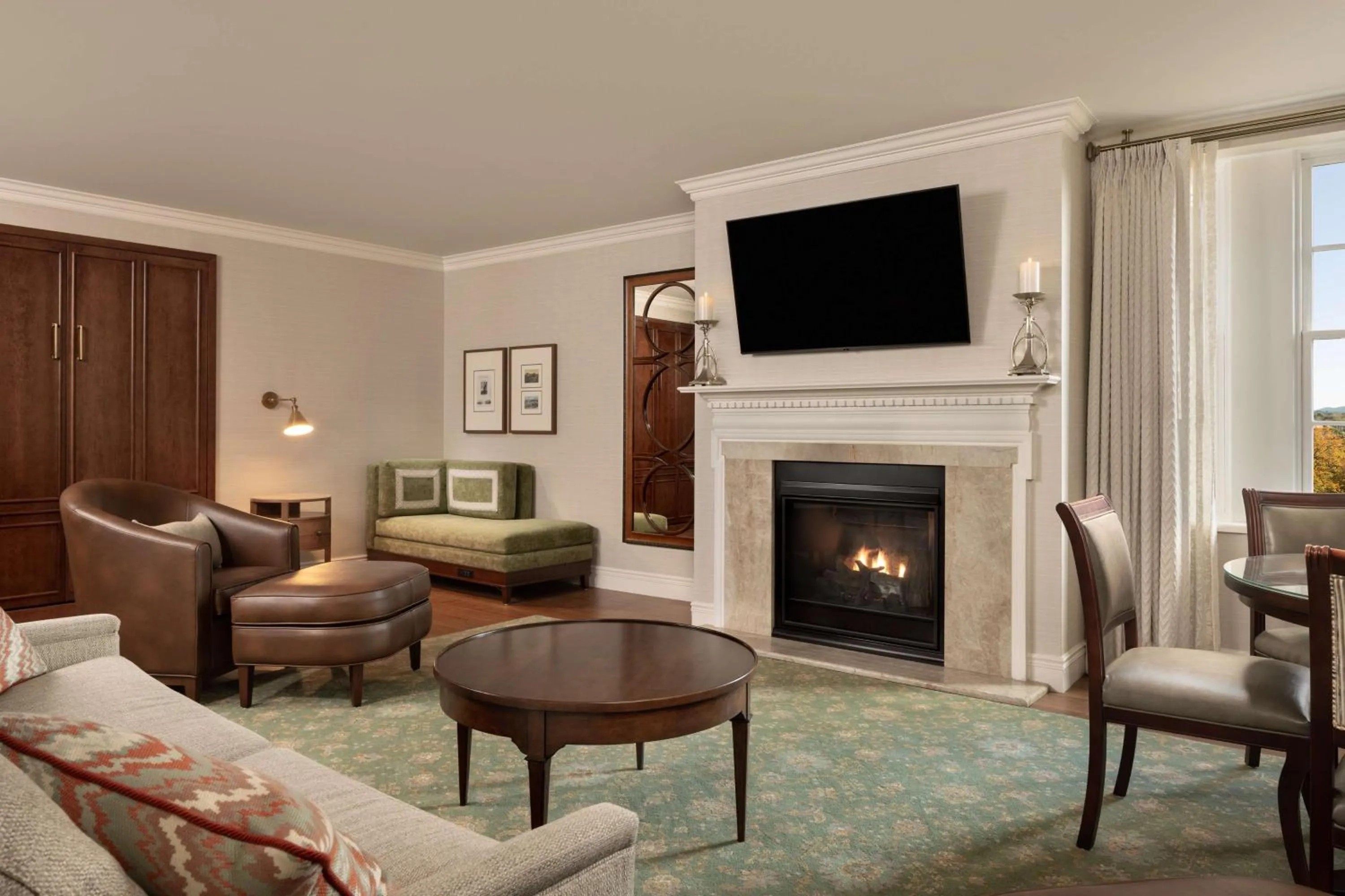 Living room in Hotel Roanoke & Conference Center, Curio Collection by Hilton