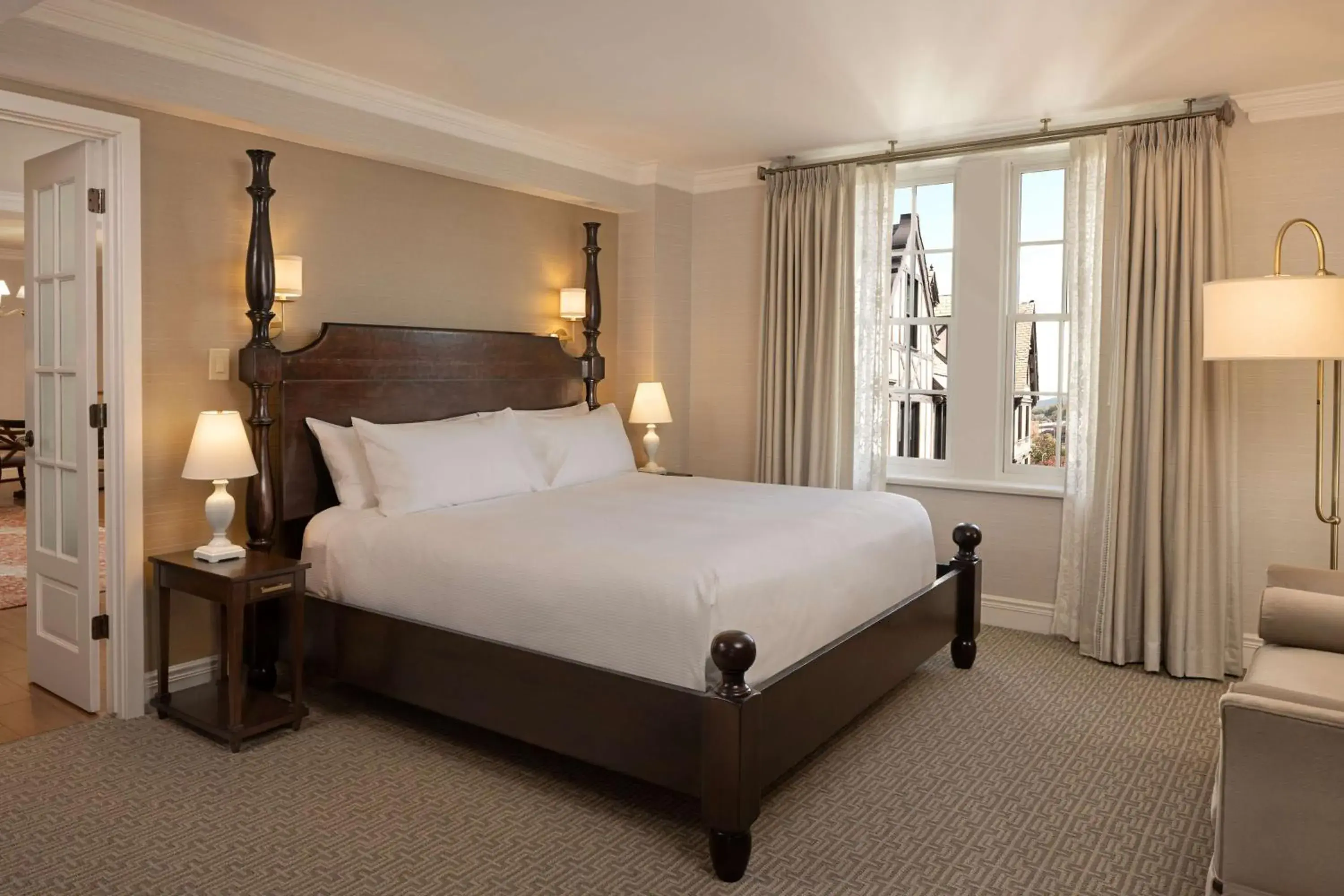 Bed in Hotel Roanoke & Conference Center, Curio Collection by Hilton Bed in Hotel Roanoke & Conference Center, Curio Collection by Hilton