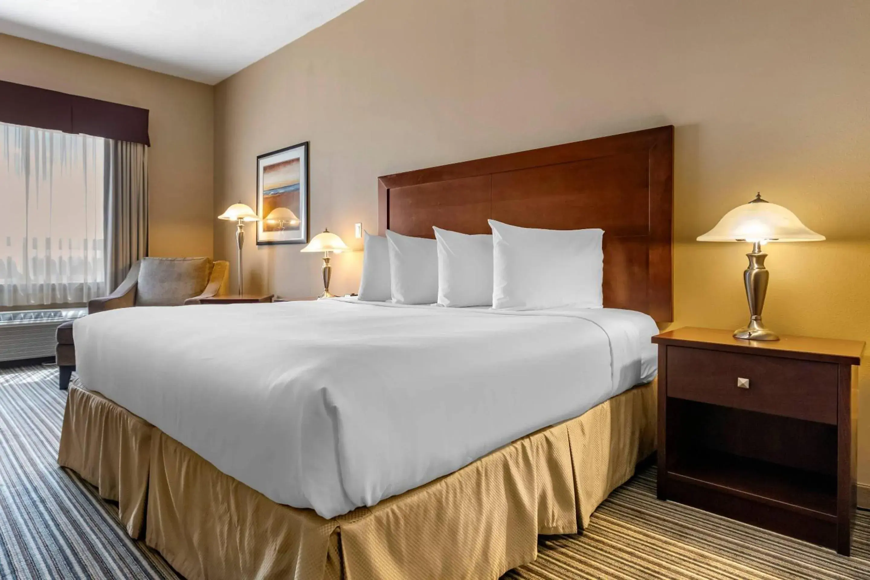 Bedroom, Bed in Quality Inn & Suites Bedroom, Bed in Quality Inn & Suites