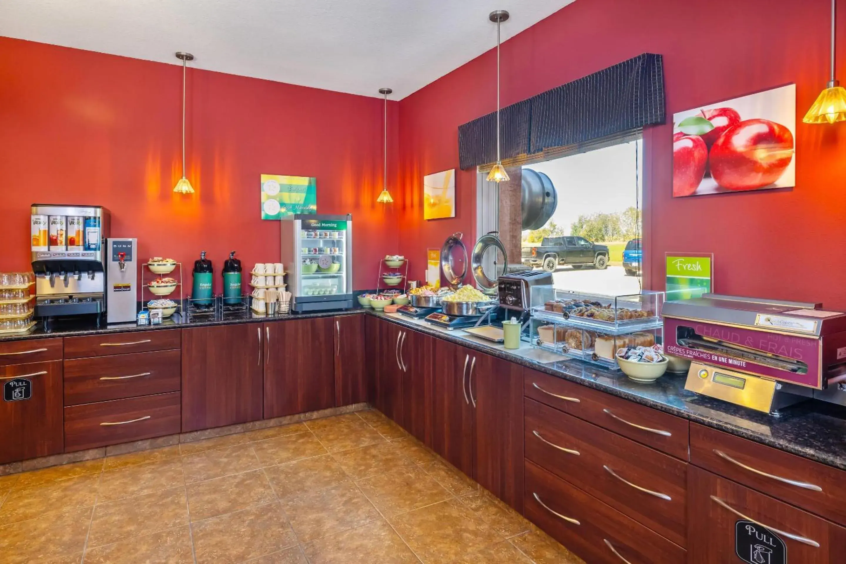 Breakfast in Quality Inn & Suites Breakfast in Quality Inn & Suites