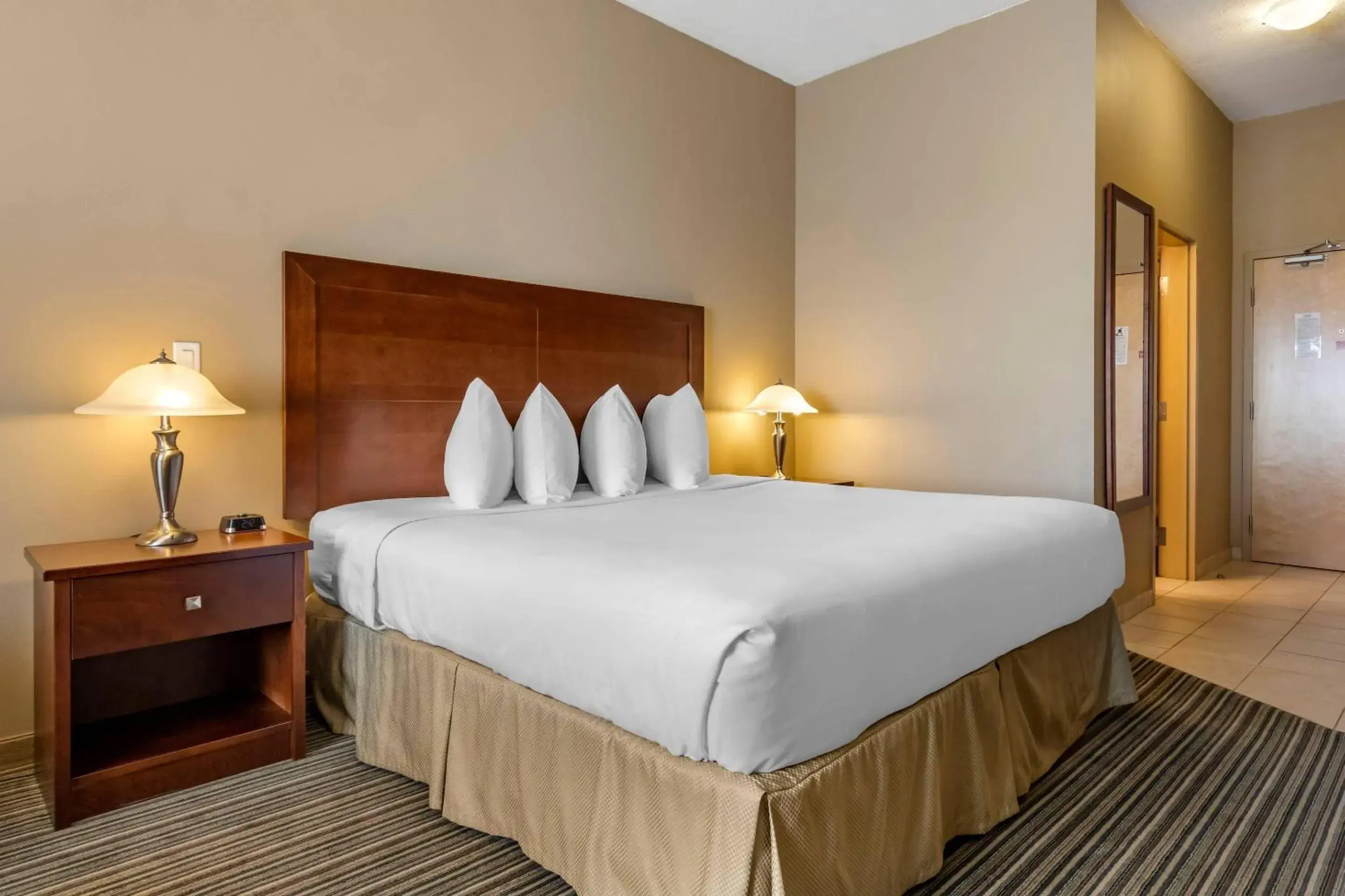 Bedroom, Bed in Quality Inn & Suites Bedroom, Bed in Quality Inn & Suites