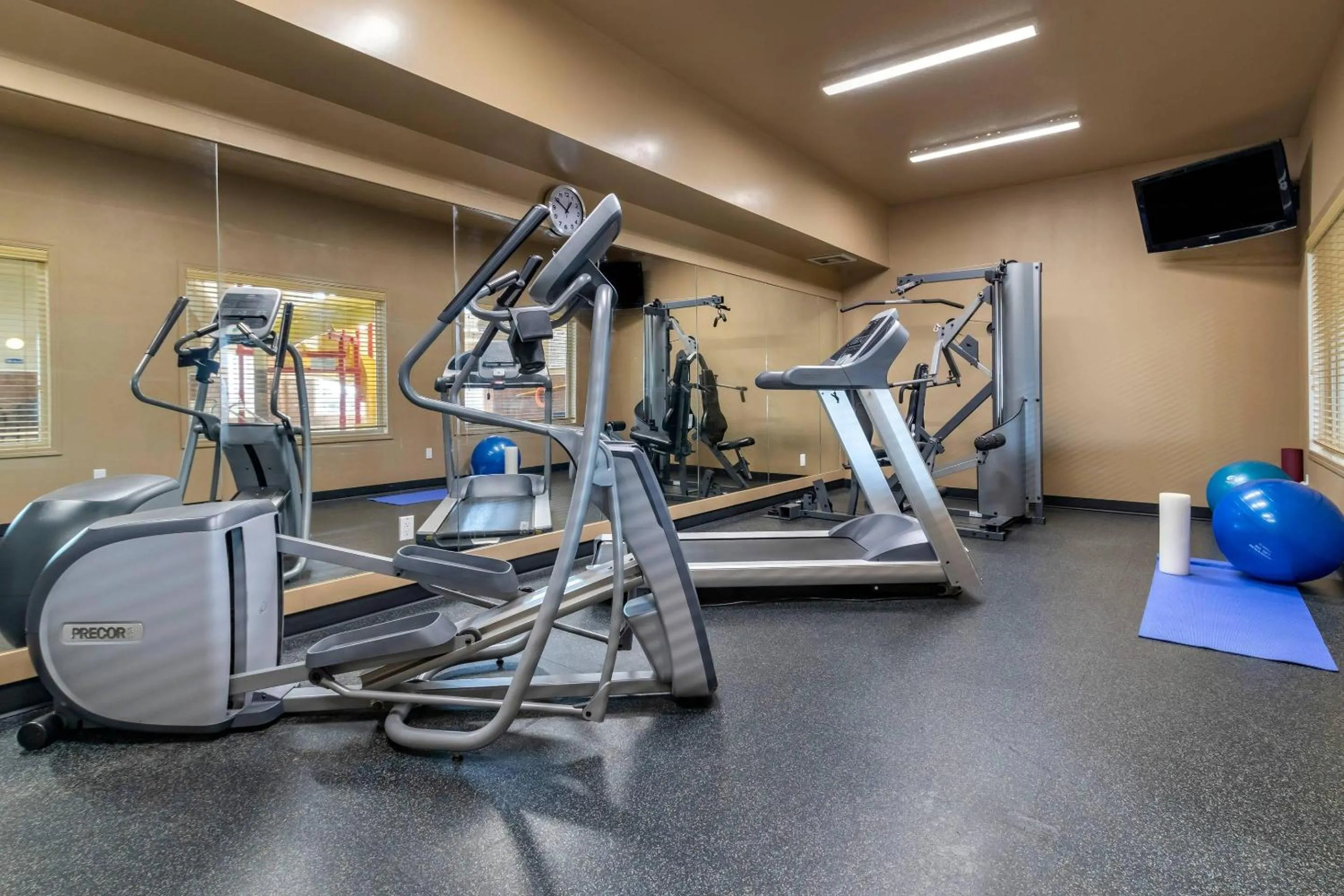 Fitness centre/facilities in Quality Inn & Suites
