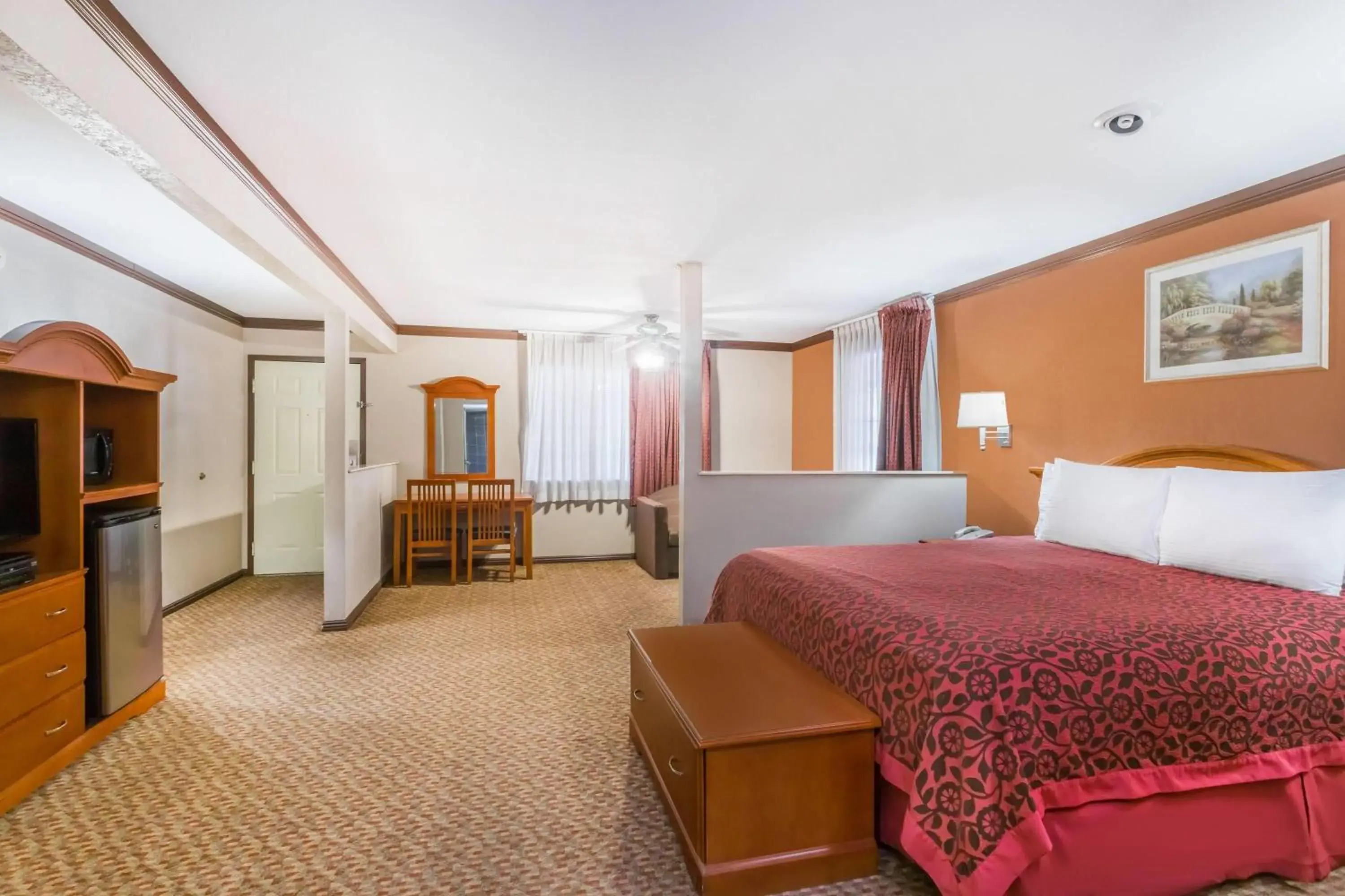 Photo of the whole room, Bed in Days Inn by Wyndham Bishop Photo of the whole room, Bed in Days Inn by Wyndham Bishop