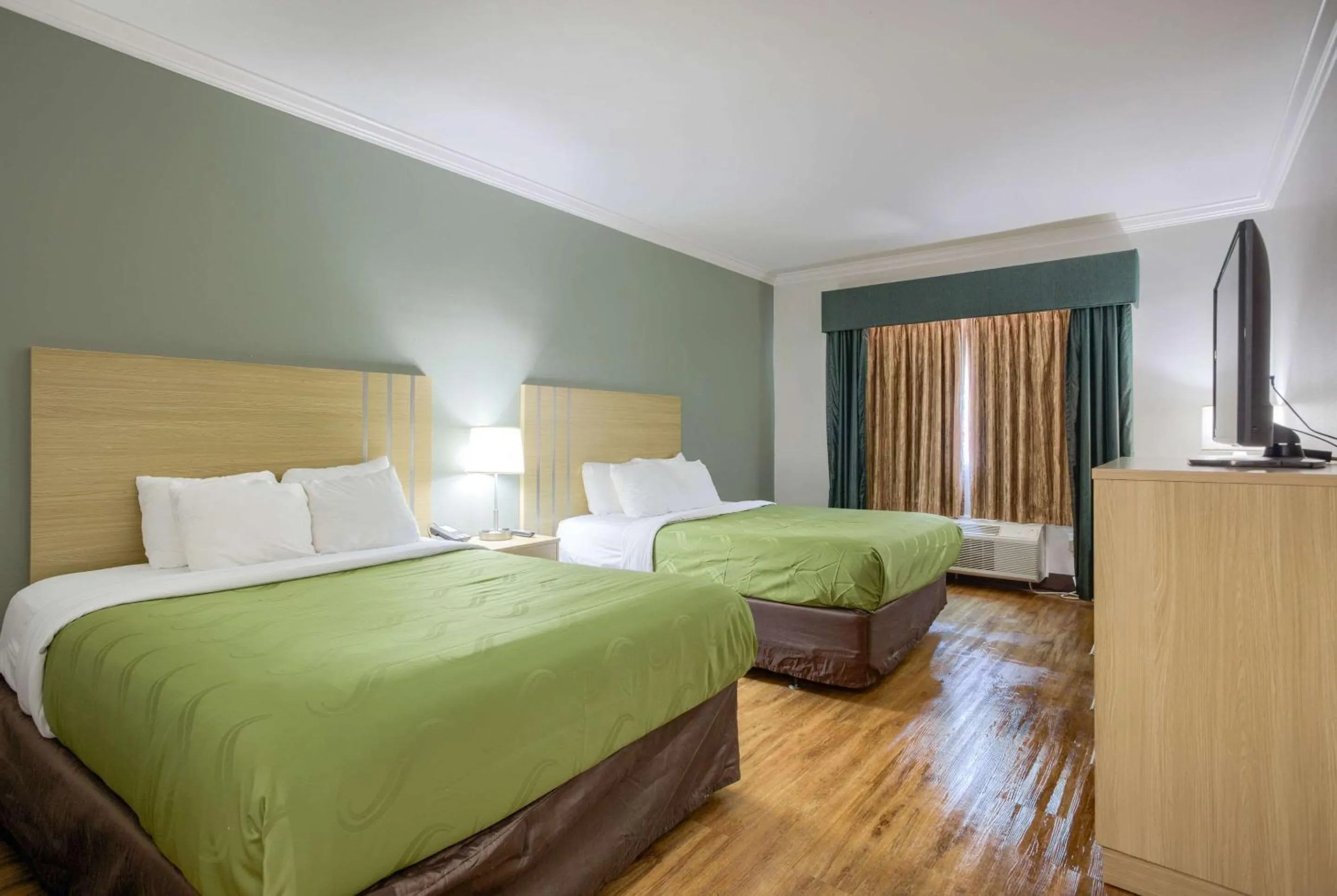 Bedroom, Bed in Quality Inn Gulf Shores Airport