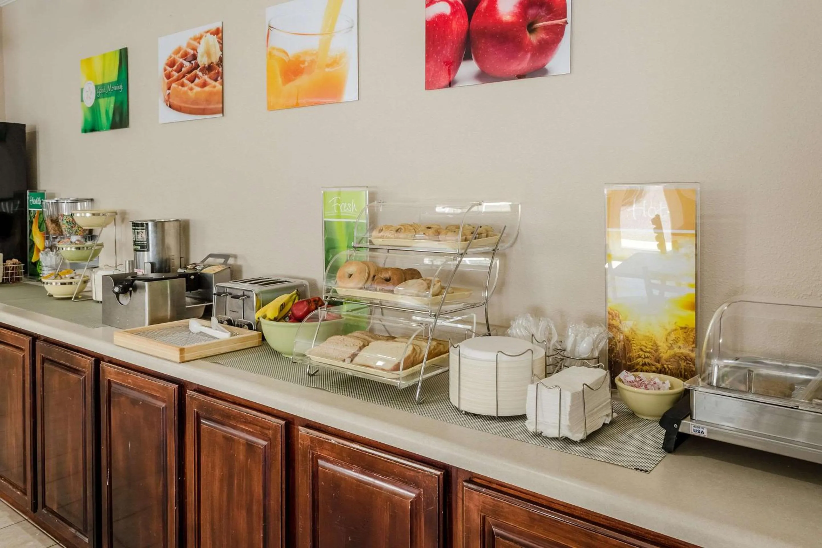 Breakfast in Quality Inn Gulf Shores Airport