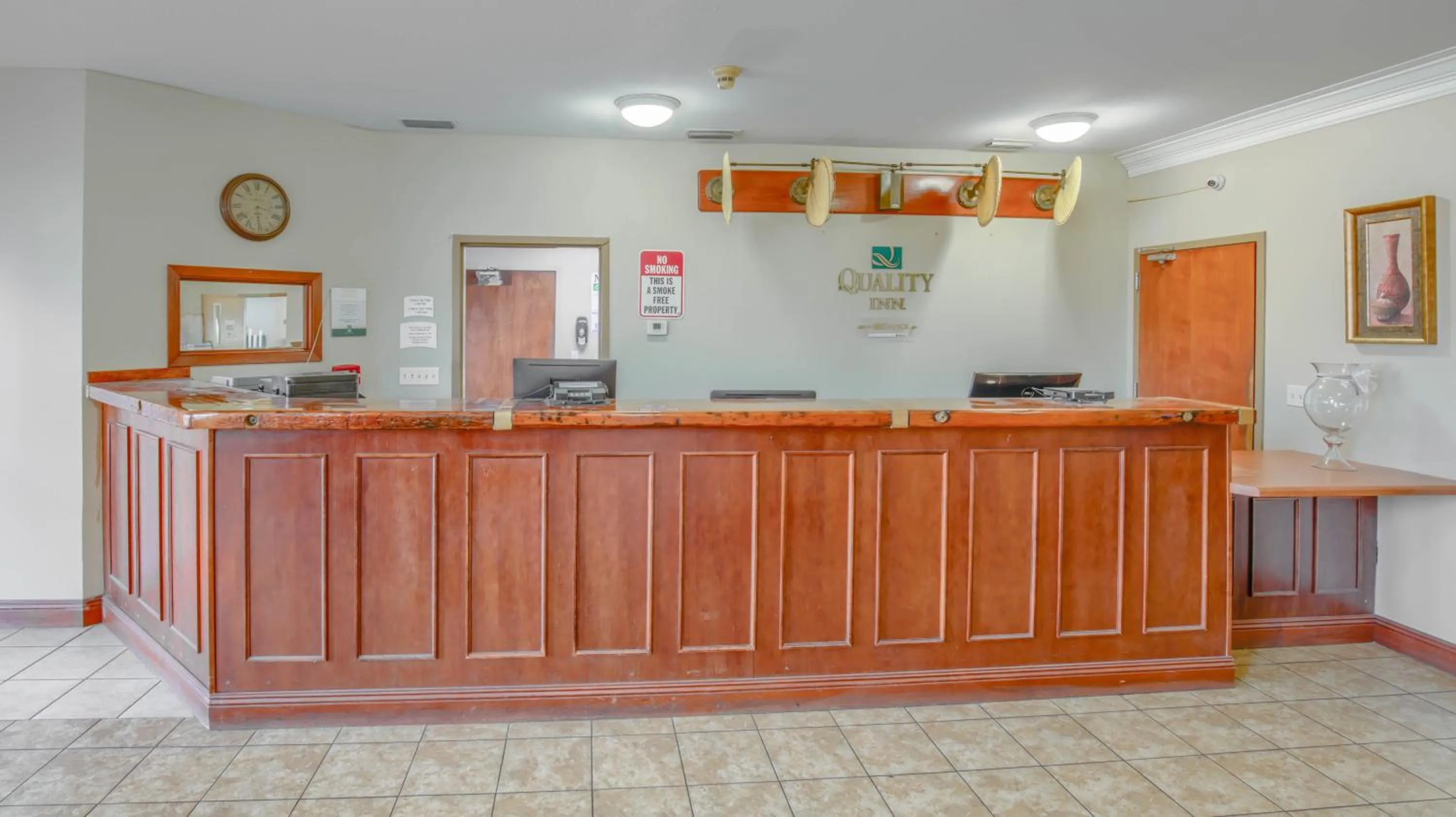 Lobby or reception in Quality Inn Gulf Shores Airport