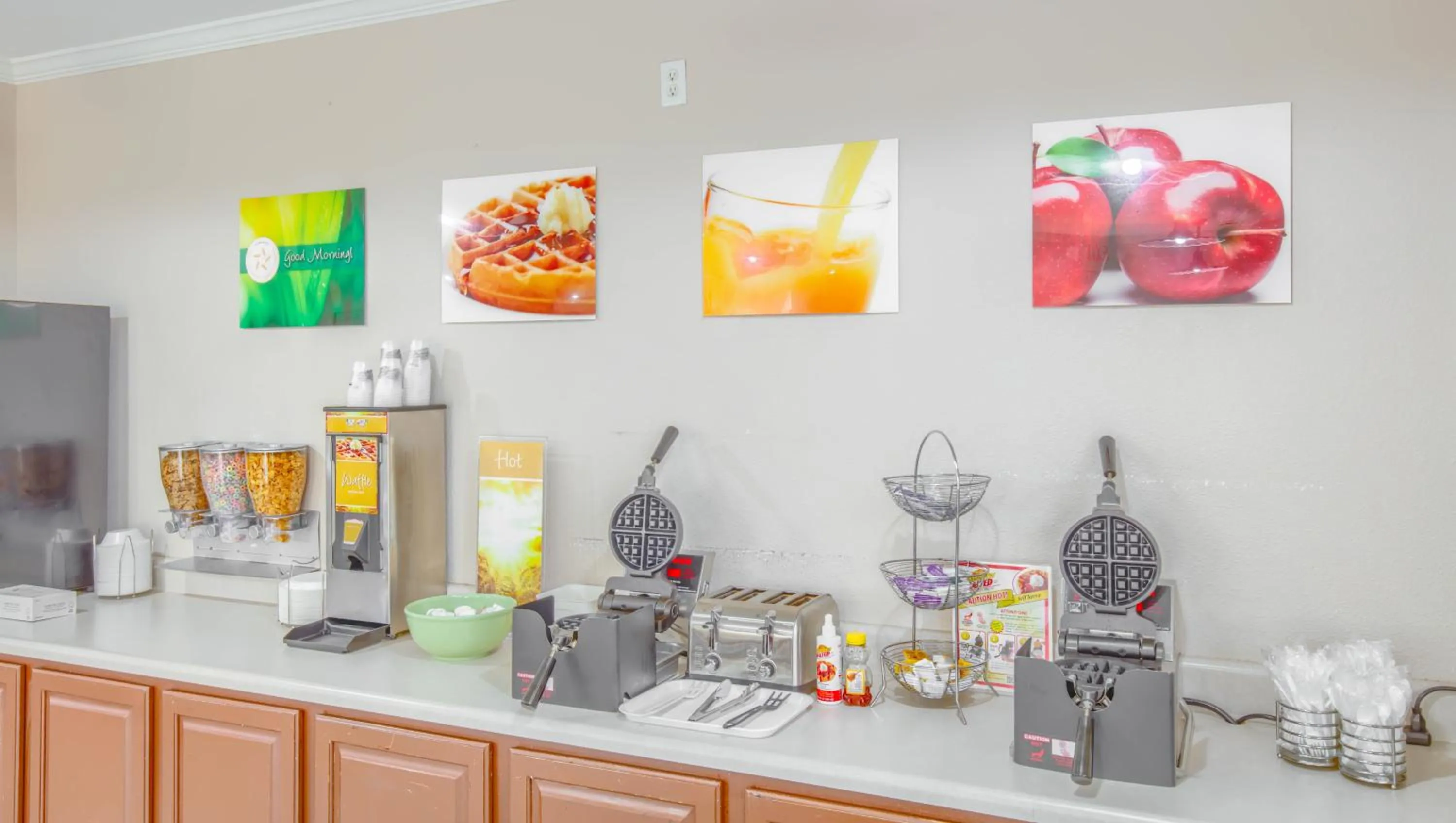 Coffee/tea facilities in Quality Inn Gulf Shores Airport