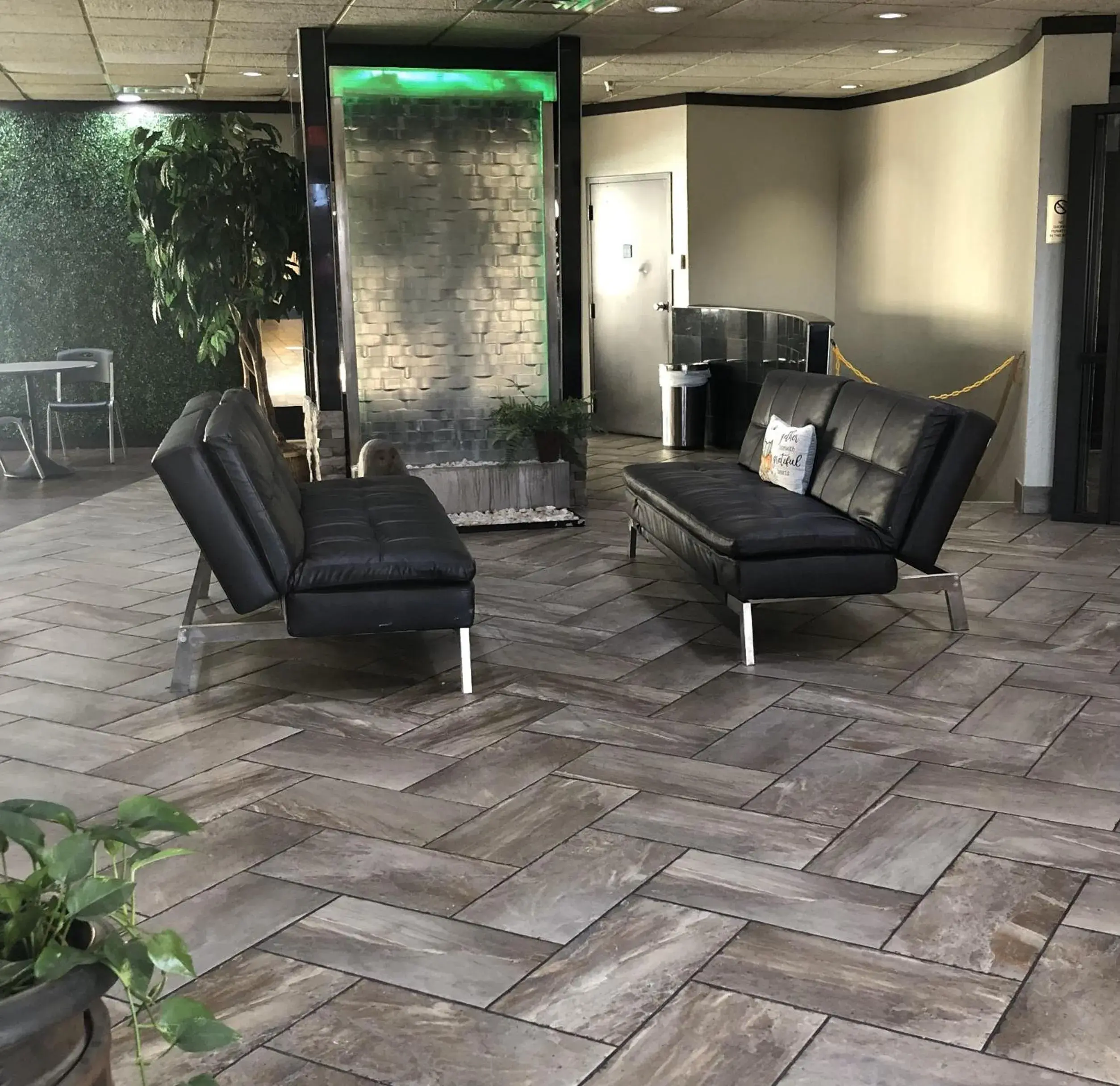 Lobby or reception in Lamplighter Inn-South Lobby or reception in Lamplighter Inn-South