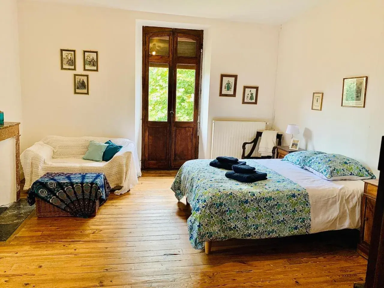 Double Room with Garden View in Le Béarn sous les toits Double Room with Garden View in Le Béarn sous les toits