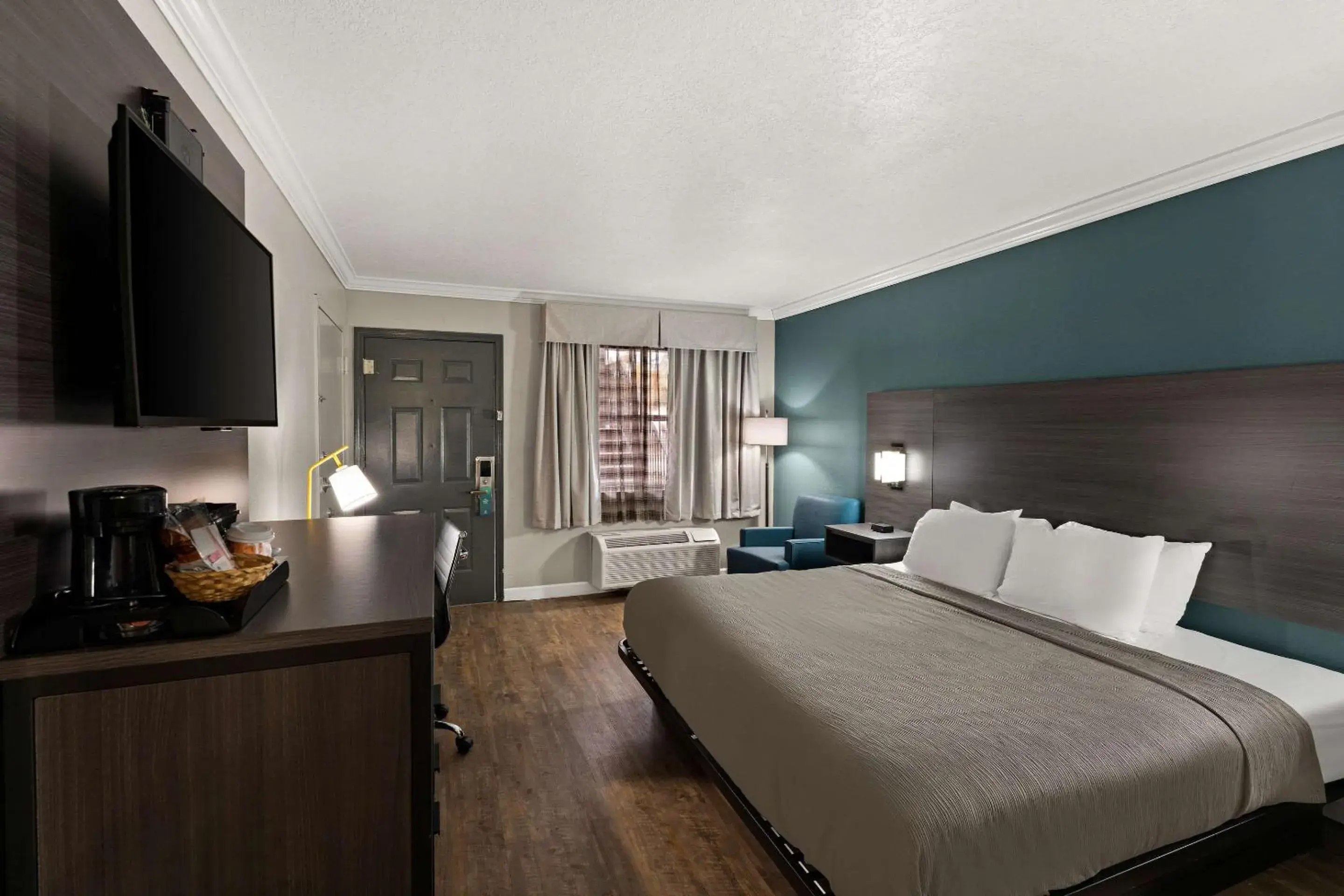 Bedroom, Bed in Quality Inn Bedroom, Bed in Quality Inn