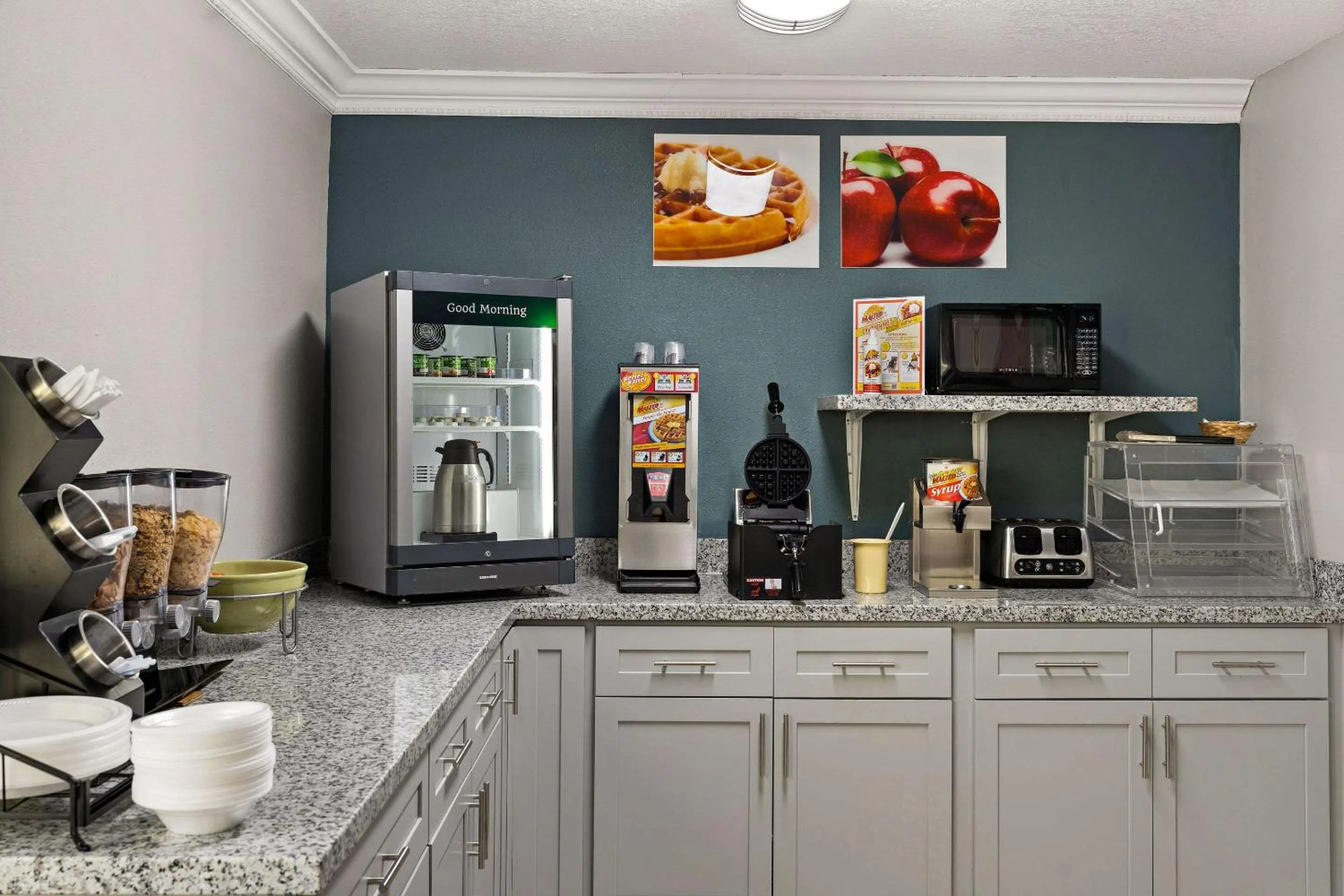 Breakfast in Quality Inn