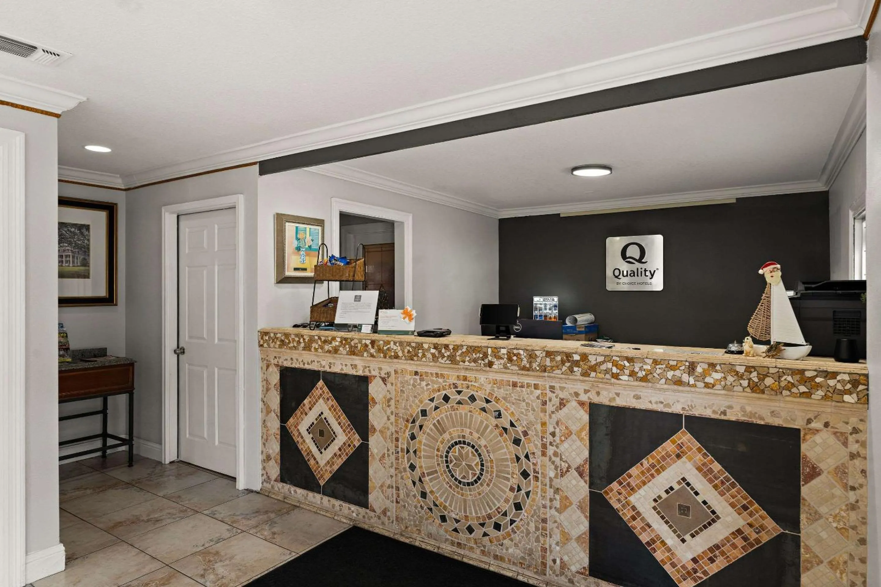 Lobby or reception in Quality Inn