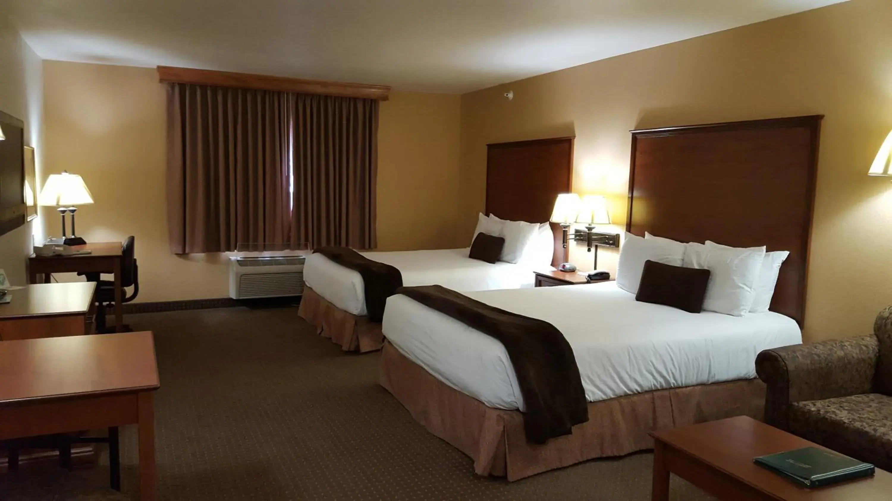 Photo of the whole room, Bed in Expressway Suites Fargo Photo of the whole room, Bed in Expressway Suites Fargo