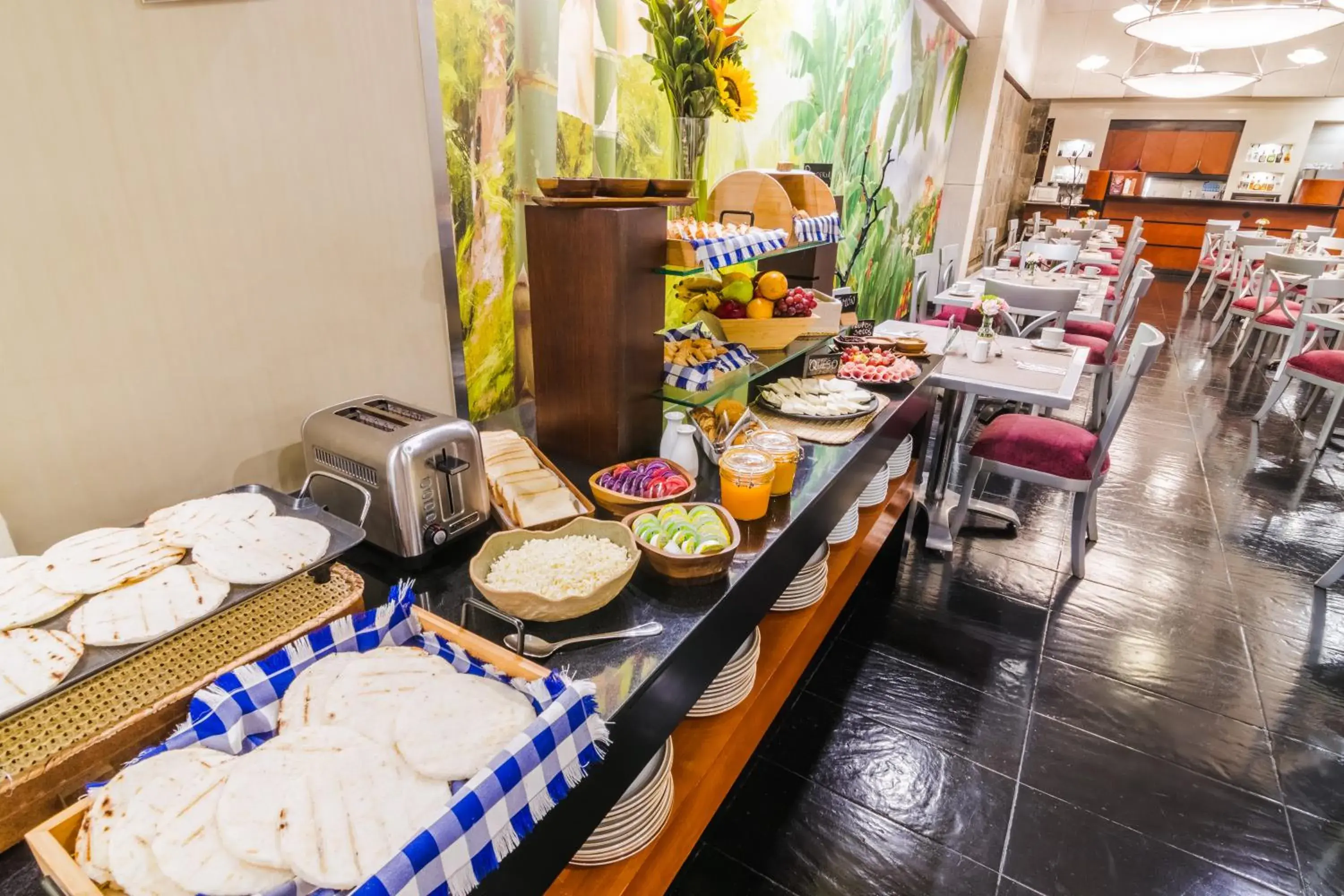 Restaurant/places to eat in GHL Hotel Abadia Plaza Restaurant/places to eat in GHL Hotel Abadia Plaza
