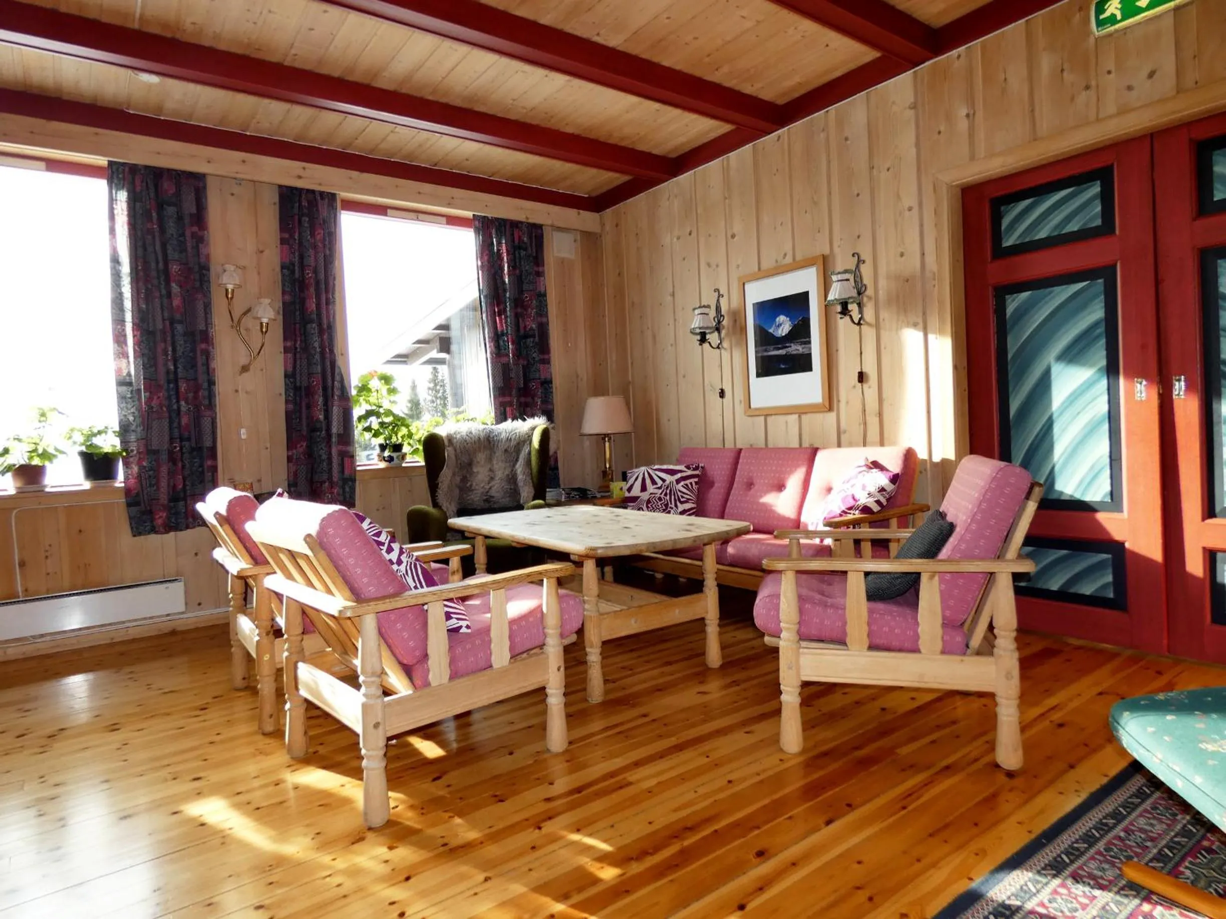Communal lounge/ TV room in Tronsvangen Seter