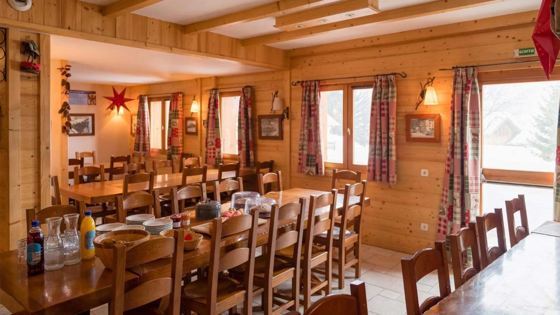 Restaurant/places to eat in Chalet Coeur des Brévières by Chalet Chardons