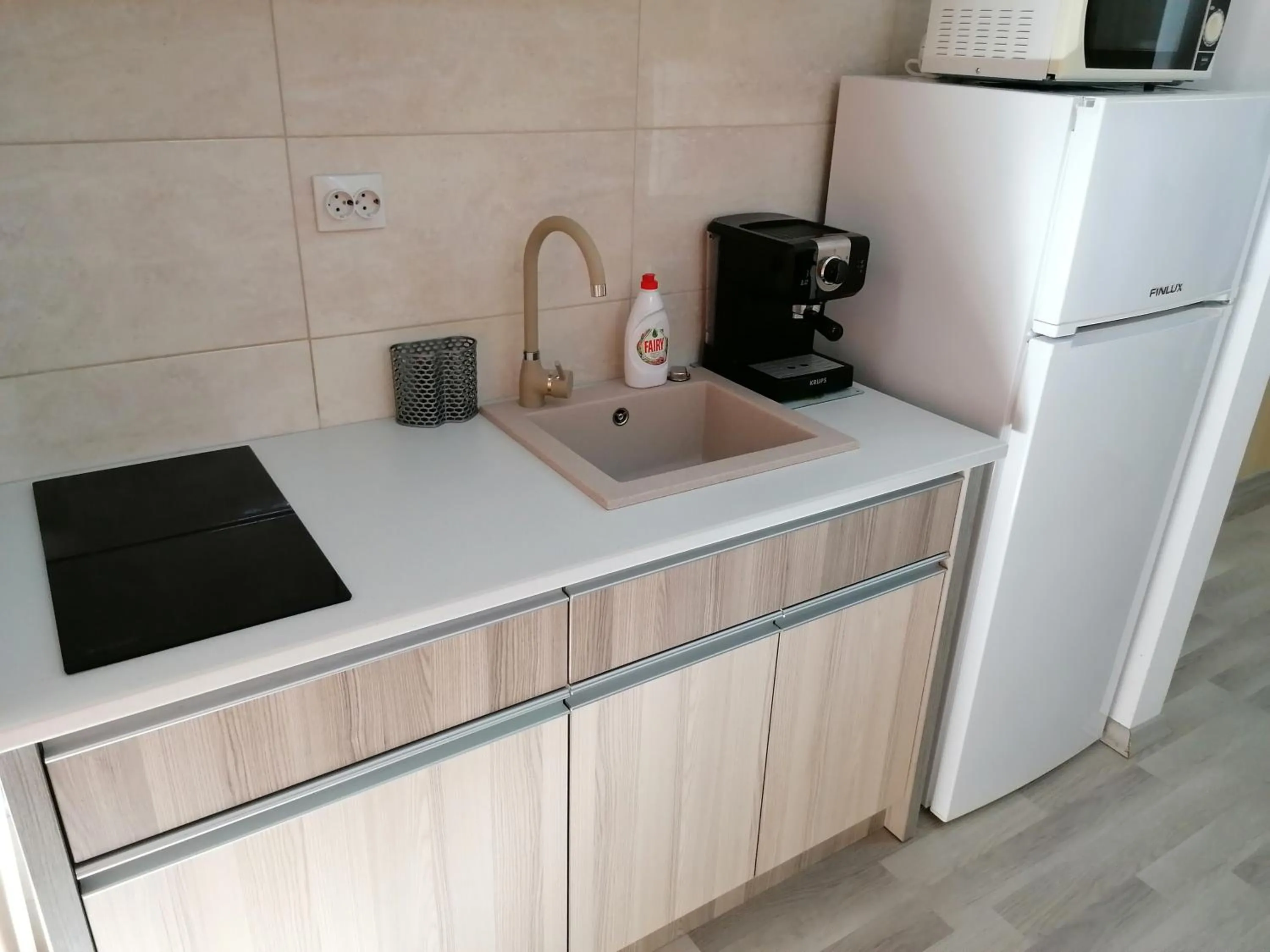 Aristocracy Summerland Apartment