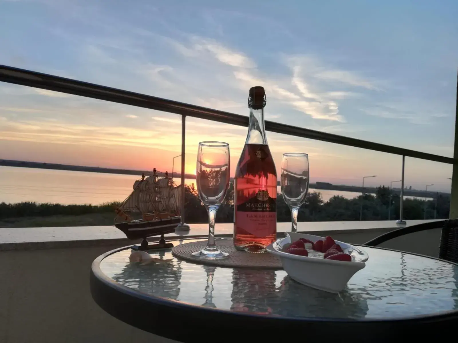 Aristocracy Summerland Apartment Aristocracy Summerland Apartment