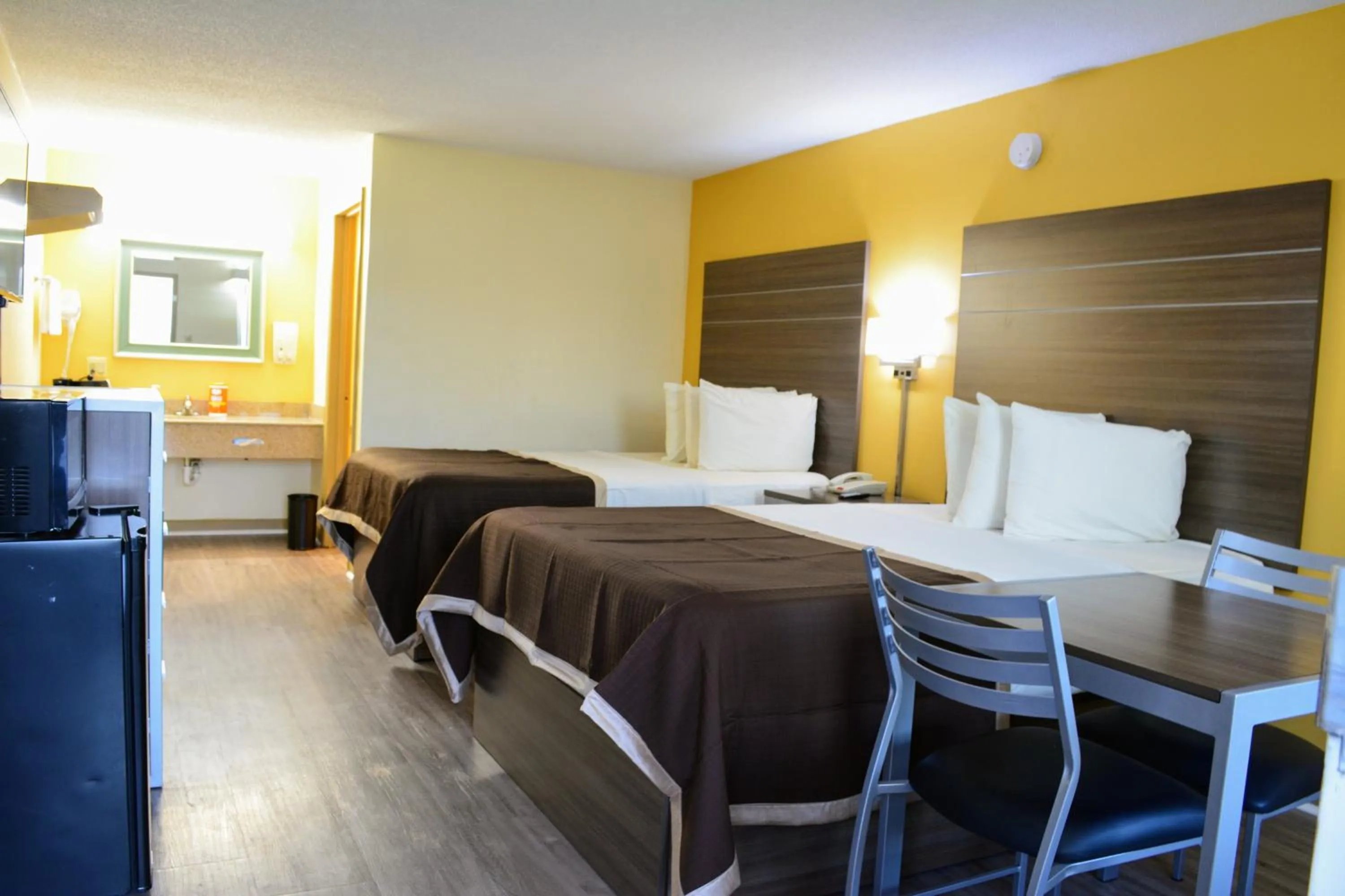 Bed in Southern Inn Lumberton