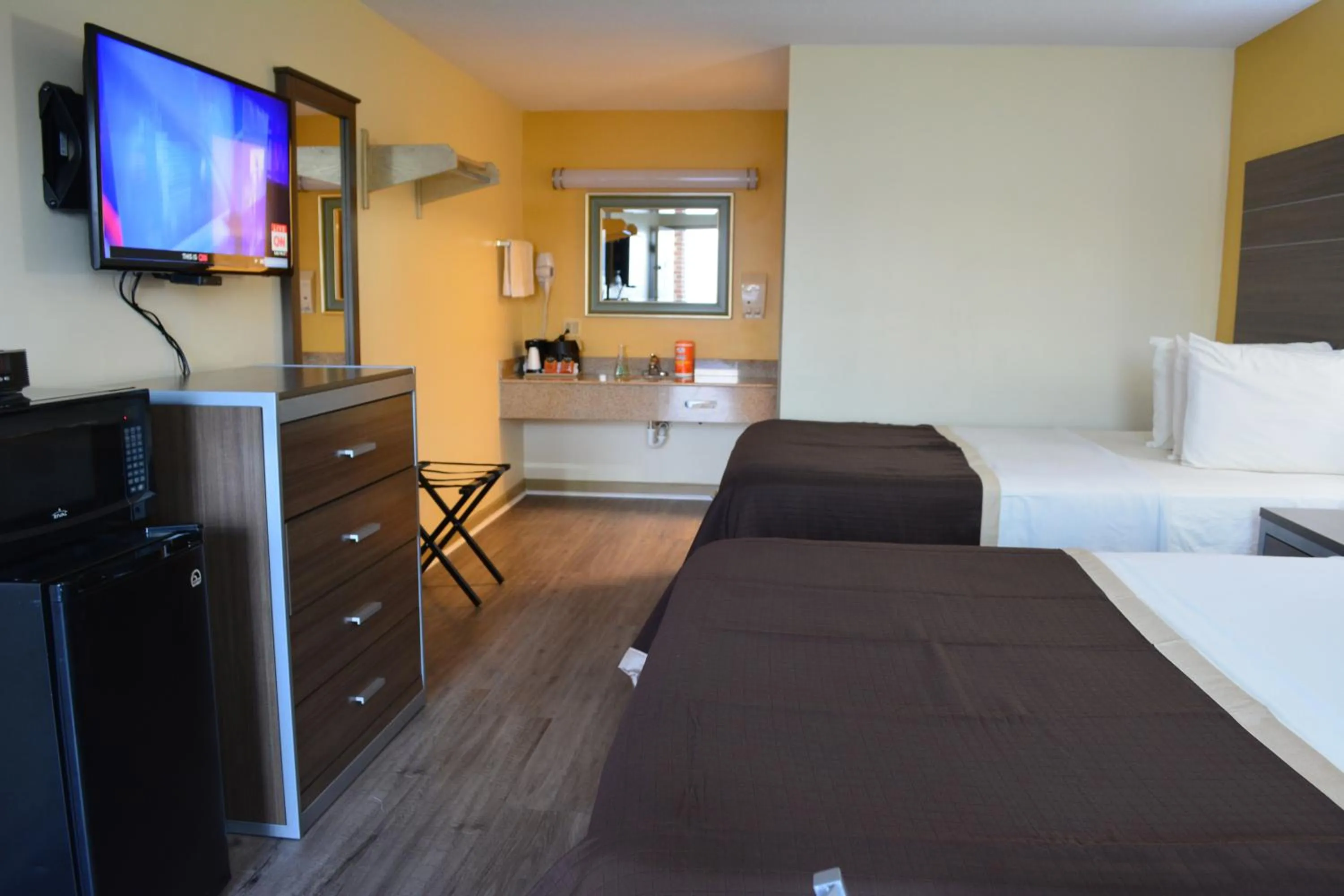 Bed in Southern Inn Lumberton