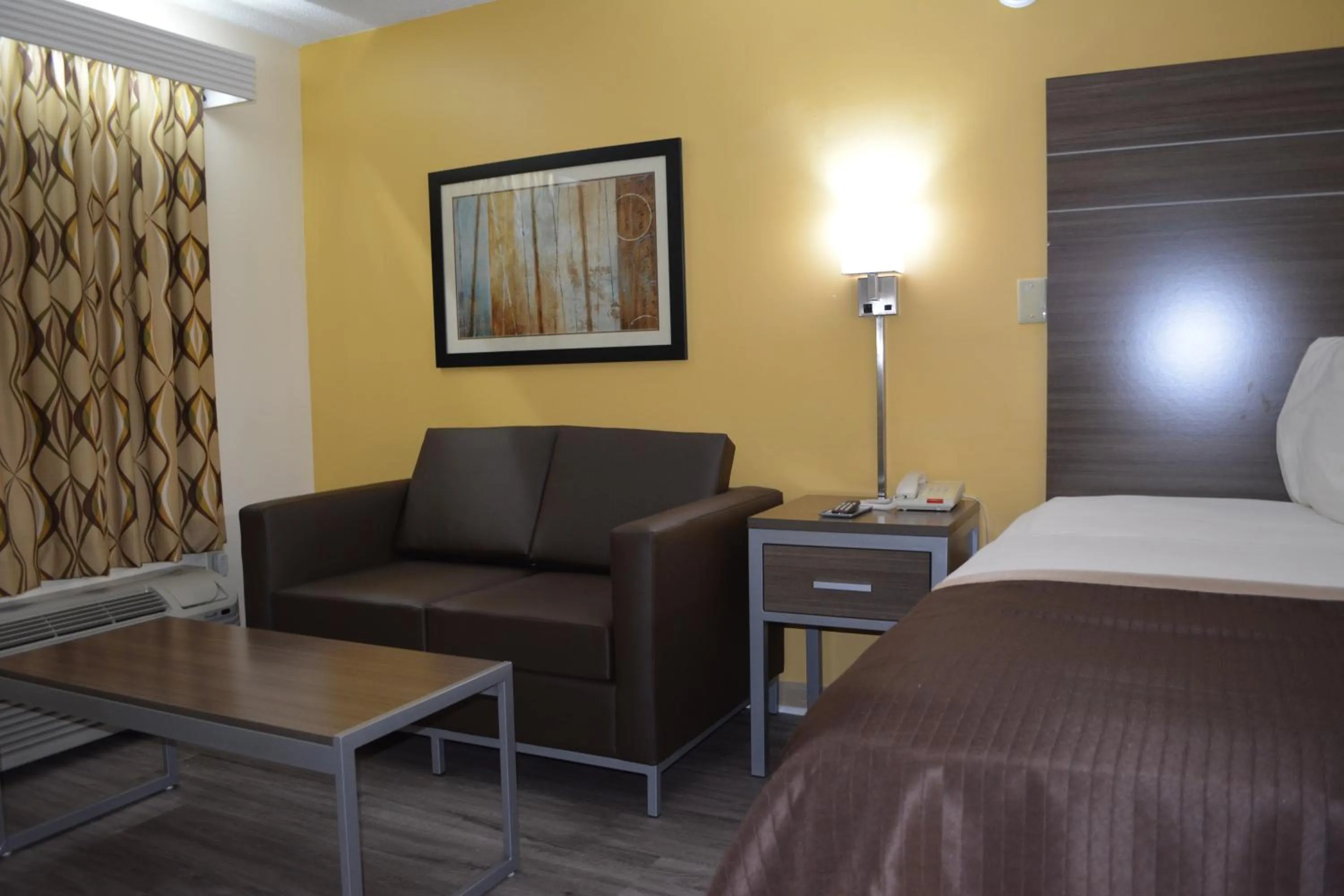 Bed in Southern Inn Lumberton