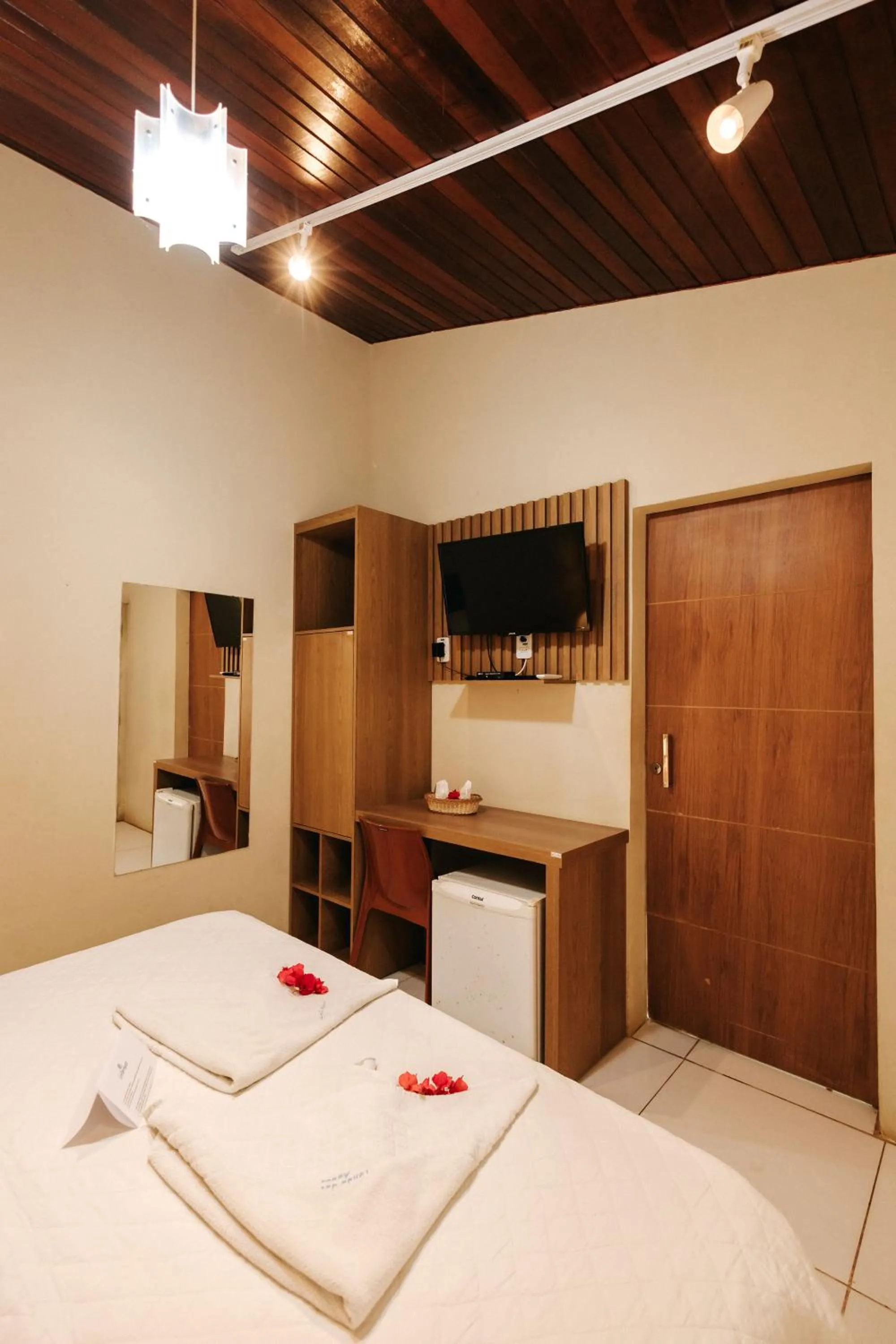 Property building, Bed in Pousada Lenda das Águas