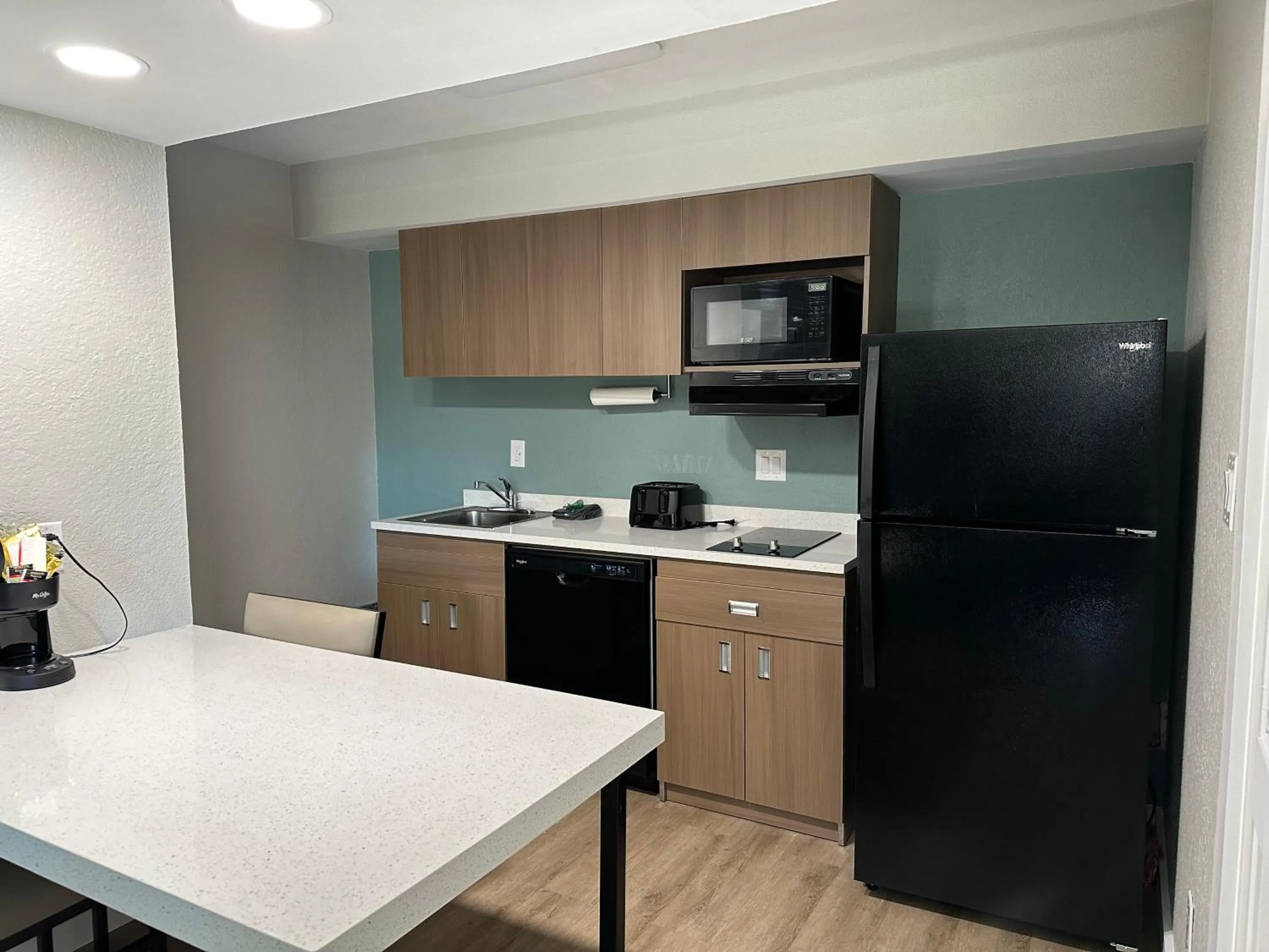 Kitchen or kitchenette in MainStay Suites Springfield South - Battlefield Rd