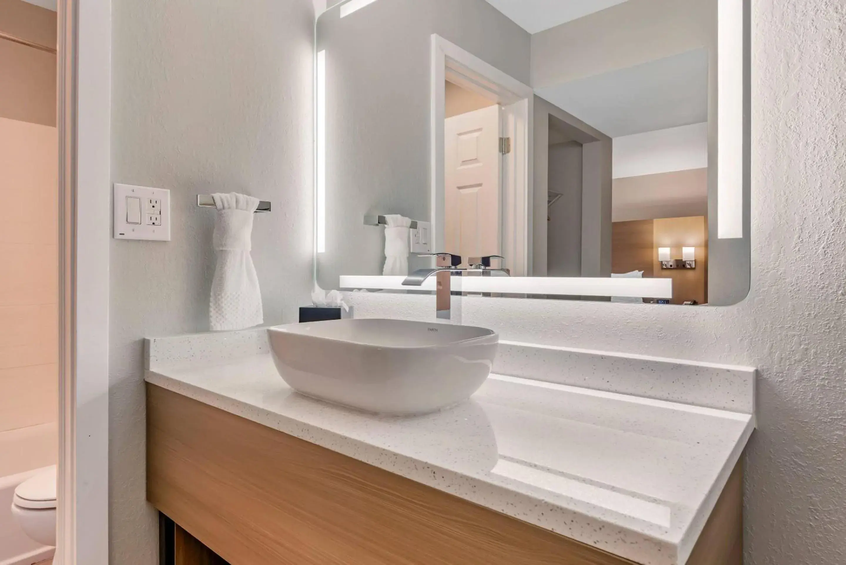 Bedroom in MainStay Suites Springfield South - Battlefield Rd Bedroom in MainStay Suites Springfield South - Battlefield Rd