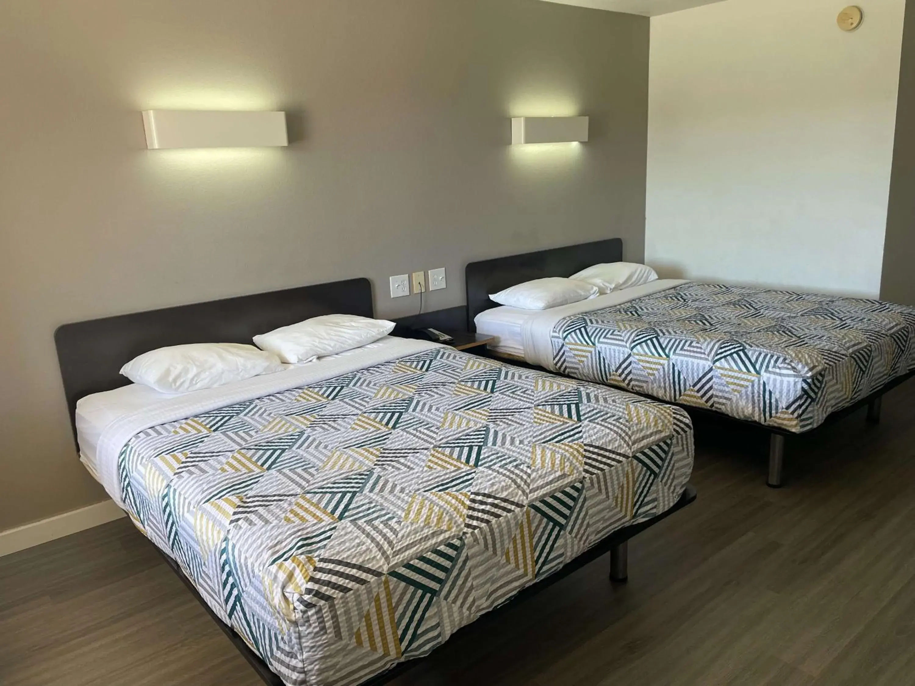 Bedroom, Bed in Motel 6-Wichita Falls, TX - North Bedroom, Bed in Motel 6-Wichita Falls, TX - North