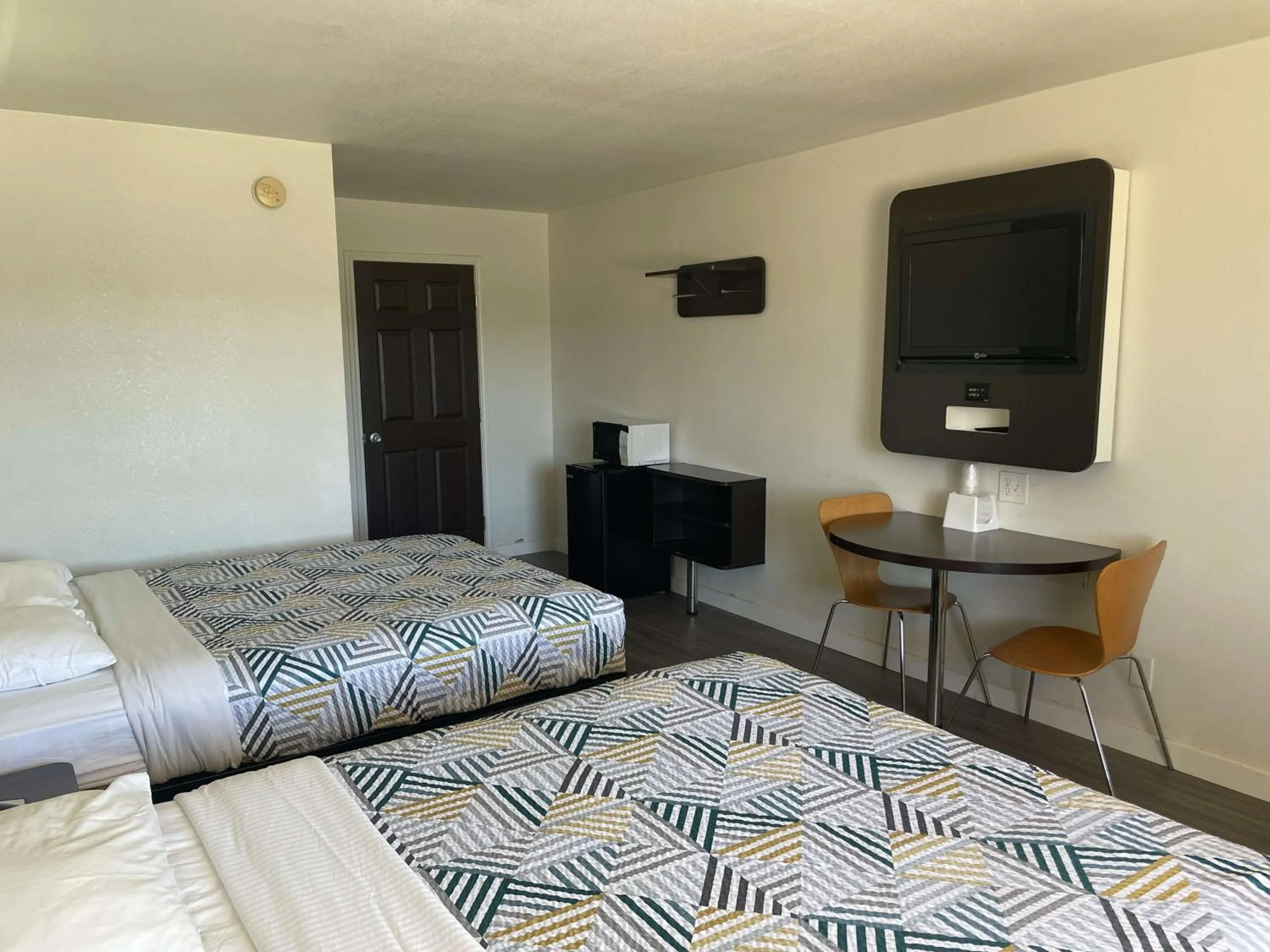 Bedroom, Bed in Motel 6-Wichita Falls, TX - North