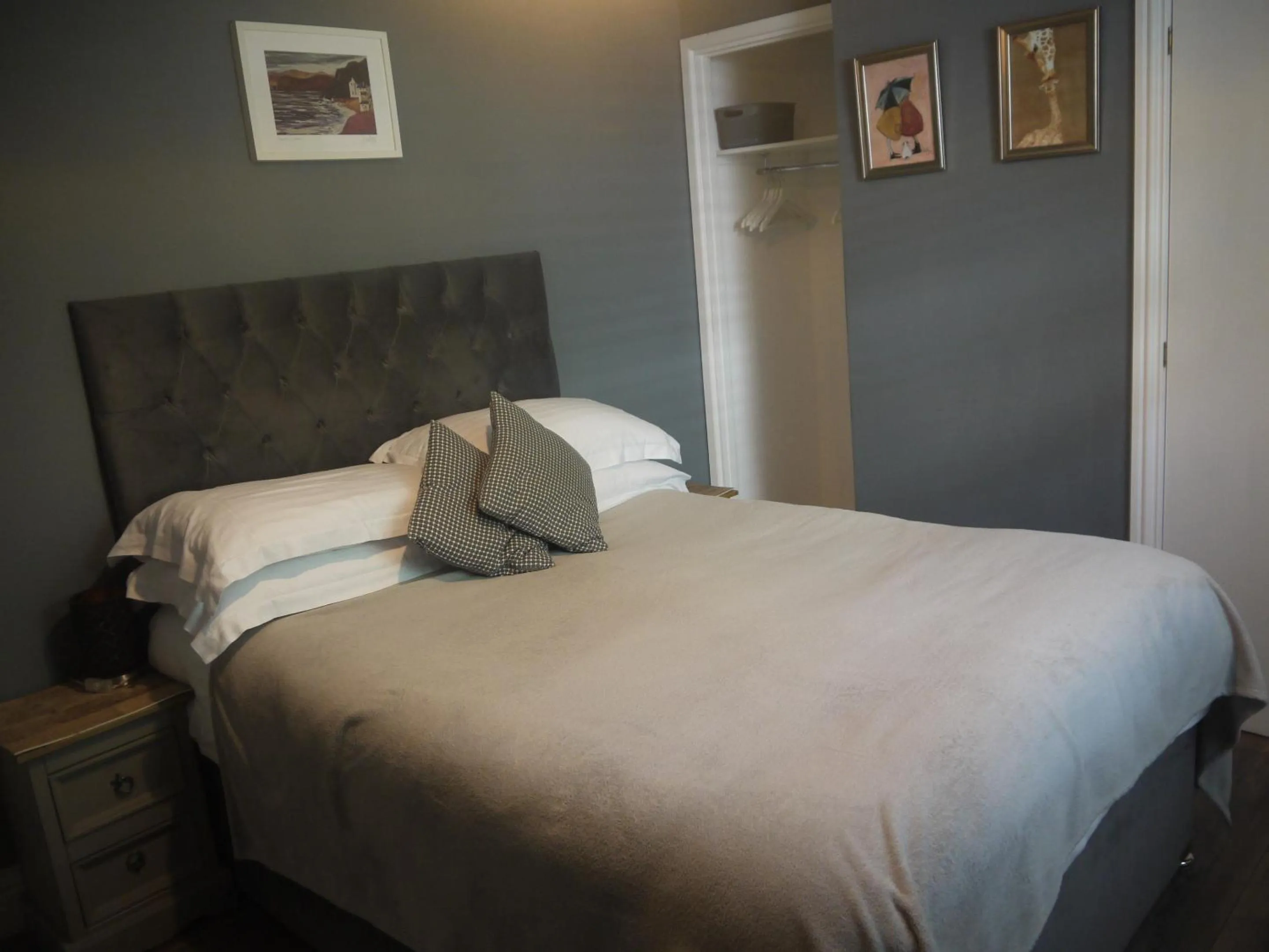 Bedroom, Bed in Skyline Guesthouse