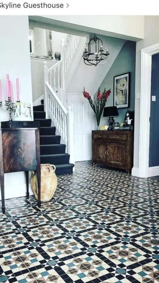 Facade/entrance in Skyline Guesthouse