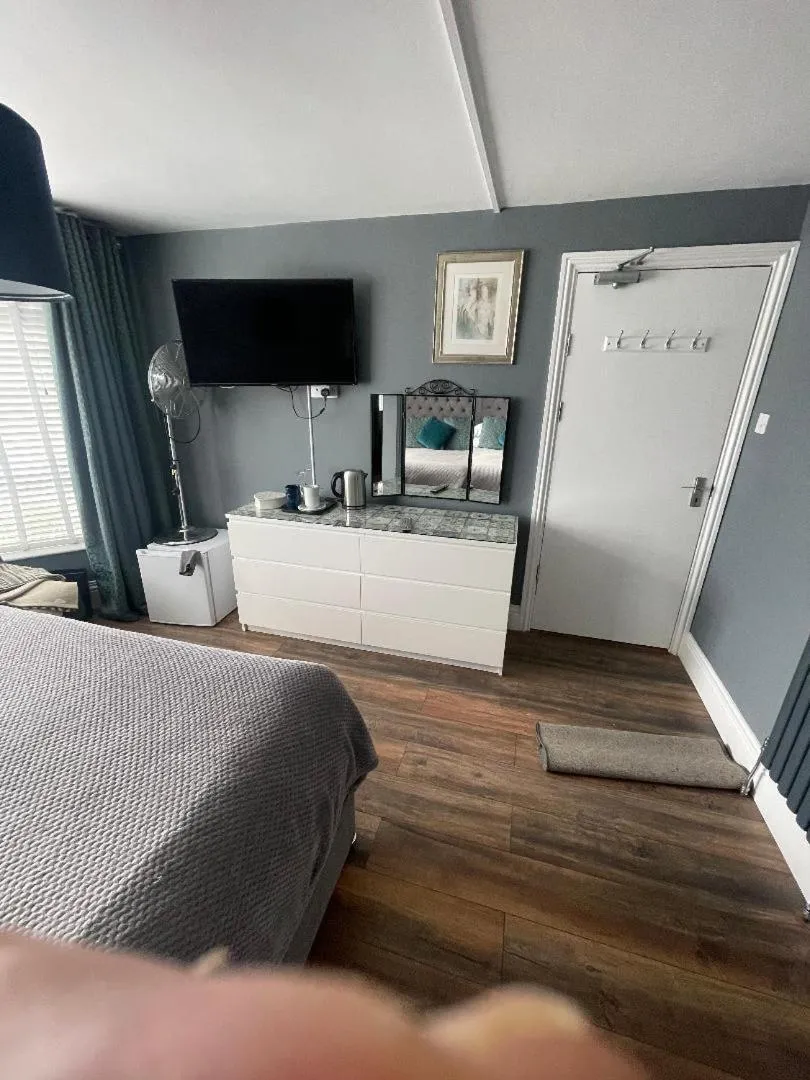 Bedroom, Bed in Skyline Guesthouse