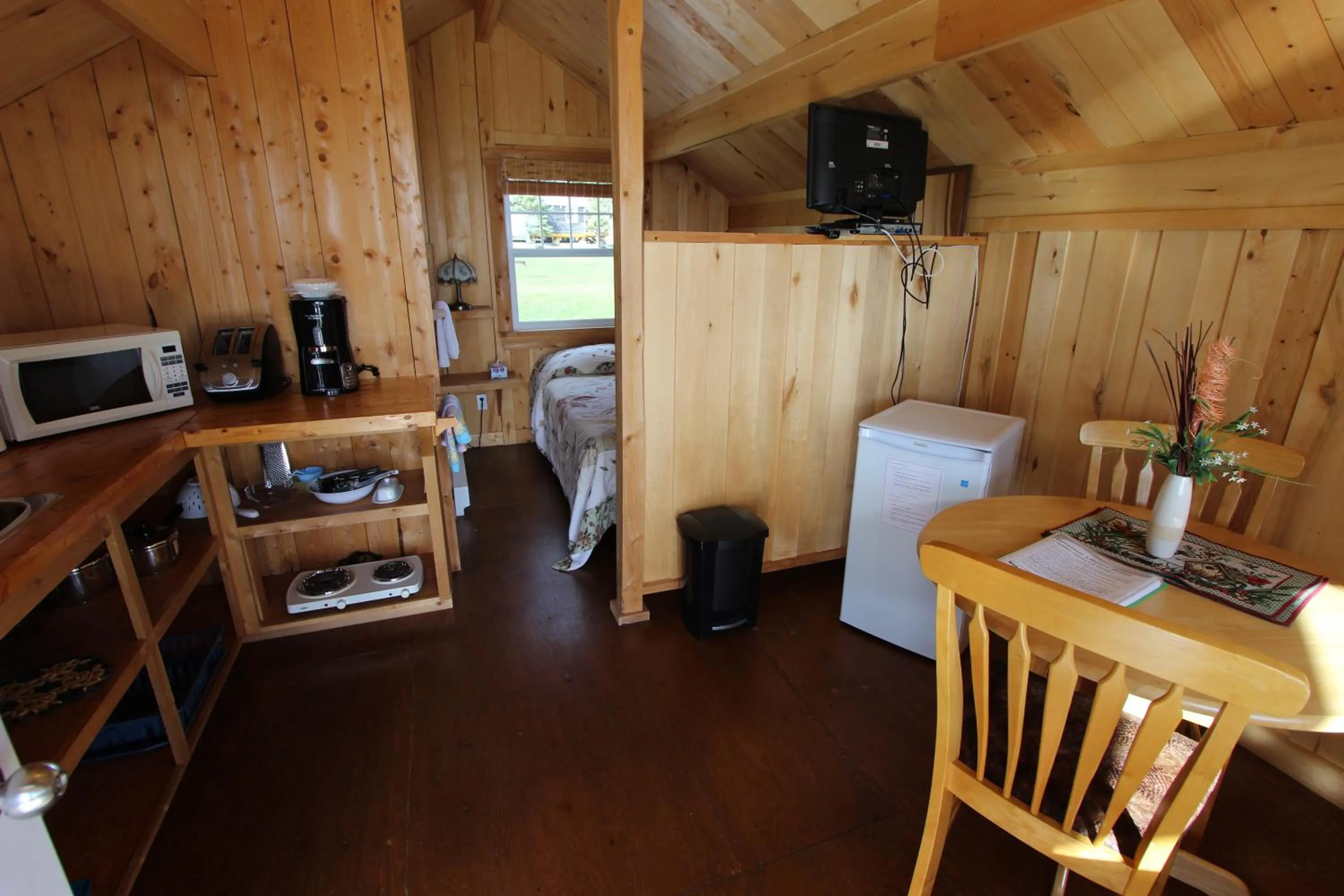 Photo of the whole room in Chalets Nature Océan